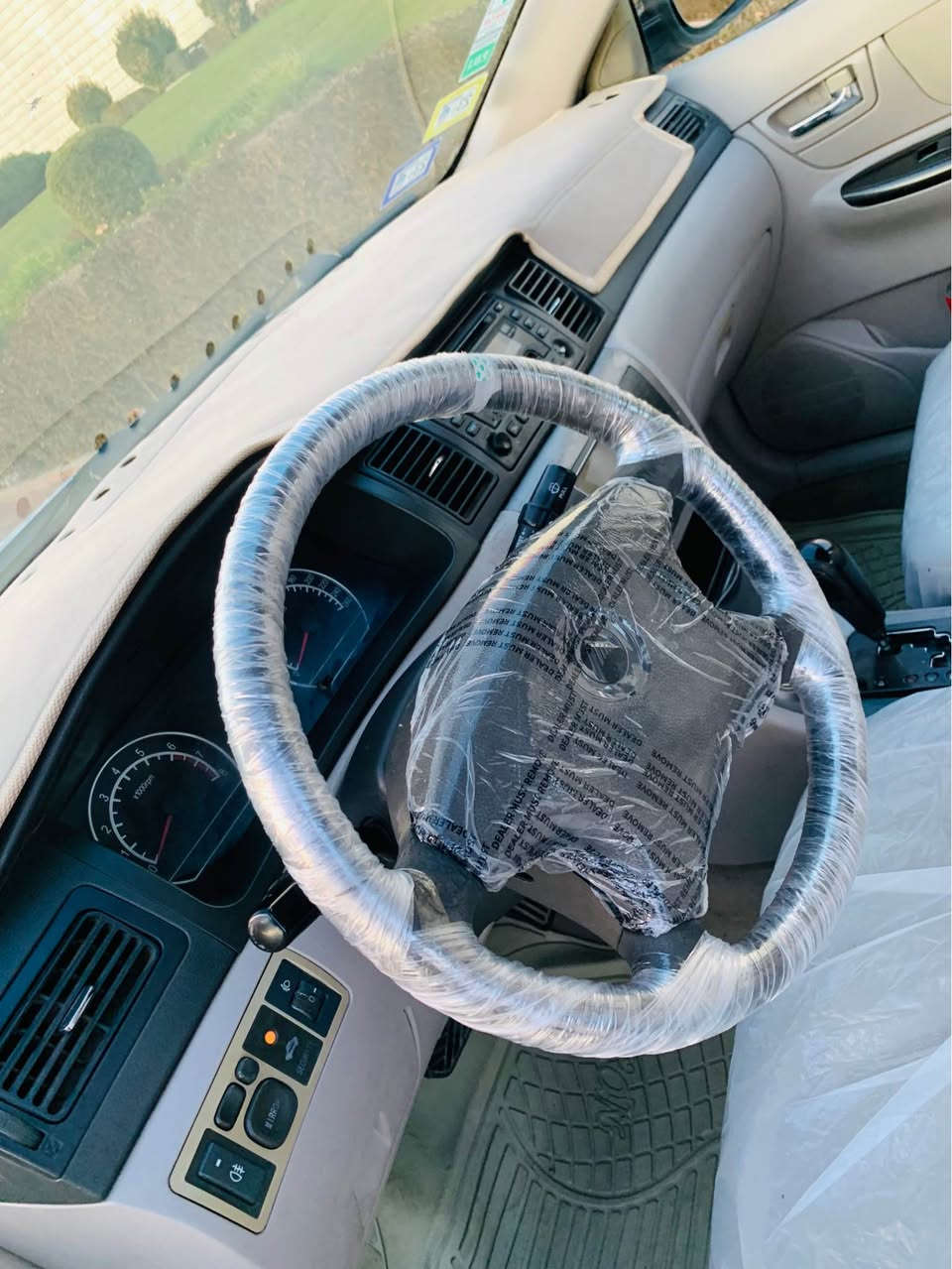 جیلی امگراندSE مۆدێل 2013 رەقەم سلێمانی سەنەوی دوو سالە بەسەرچوە تەحویل غرامە بەشەرت چوار جام کارەبا ئاوێنە کارەبا پەردە گێر و ئۆتۆماتیک و عادی کۆنترۆل بلوتوس تەبرید ساردو گەرم بەشەرت چوار تایەی لۆک سپێری  لۆک ناو زەرد ٢٠٠ هەزار رۆشتوە هەرواوەها مواسەفاتی تر سعری لە خوار بازەرەوە هەموو زانیاریەکان نوسراوە فرۆشتن یان گۆرینەوە بەسەیارەیەک بەدلم بێت لەسلێمانیم ***********  کۆرەک واتس ئاپ *********** السليمانية, العراق
