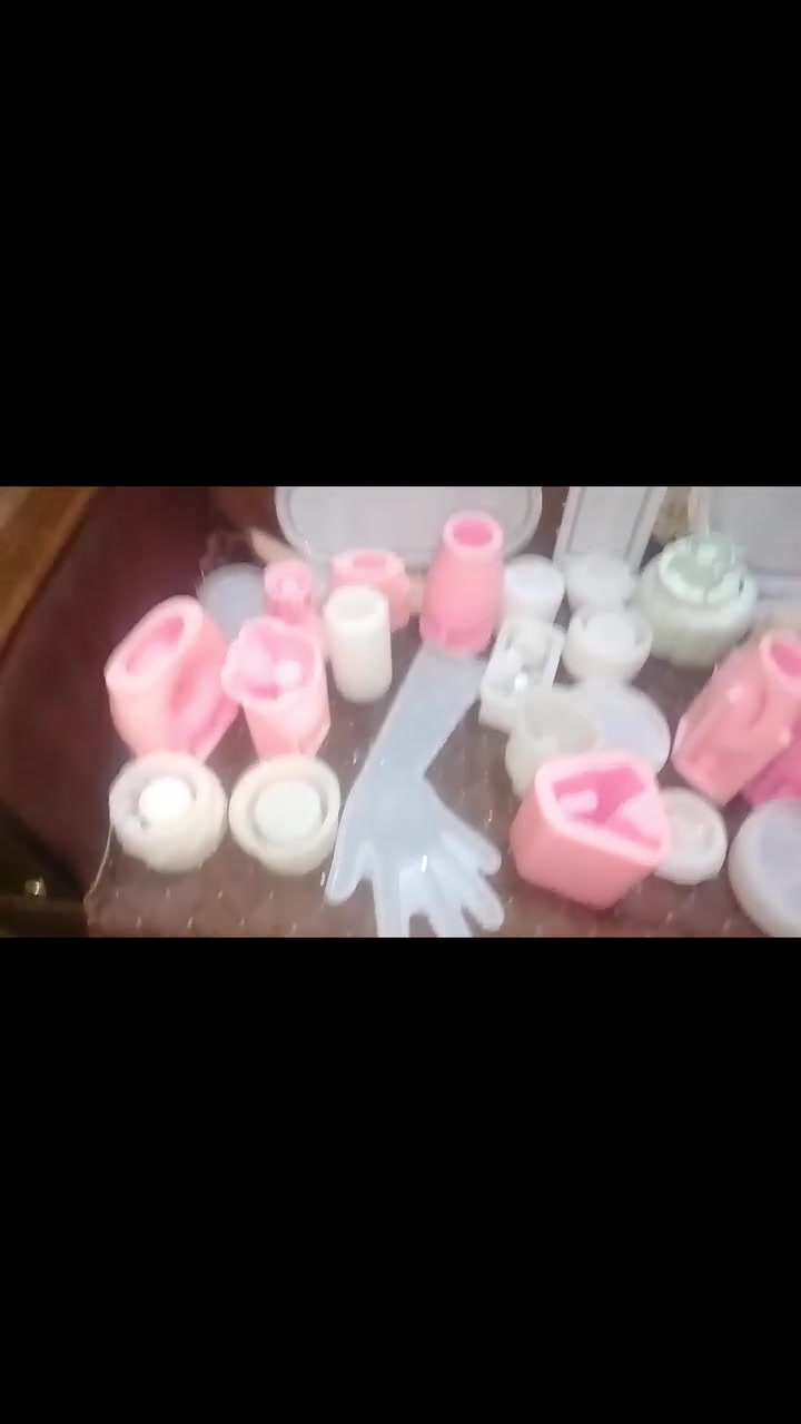 100قالب للبيع قوالب نضيفه مابي ضرر لبيع شلع أو نص عادي راسلني واتساب وتدلل ***********
