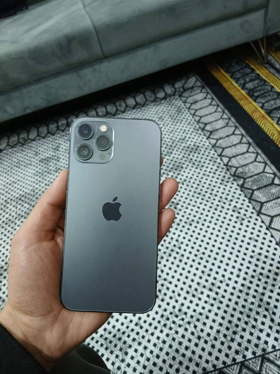 ايفون ١٢ برو ماكس شاصيه كلش نضيف الجهاز ماستر AAA 
ذاكرته ٢٥٦ الجهاز مبدل بي شاشه وبطاريه مكاني حله 
***********
