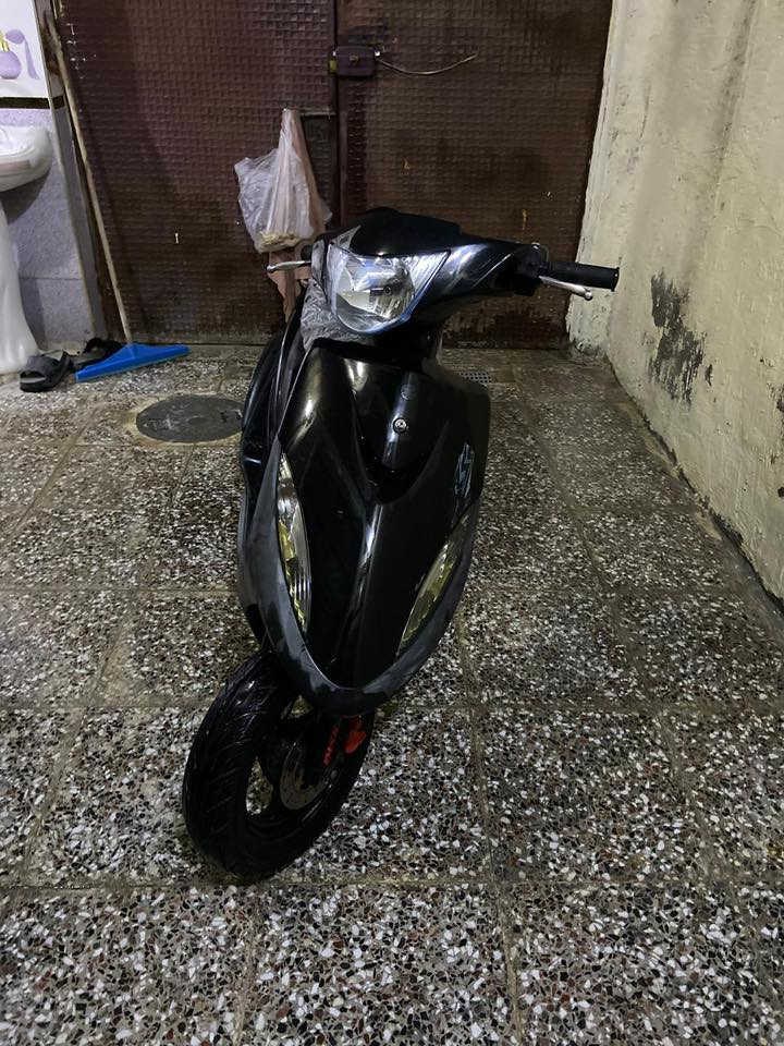 سلام عليكم دراجه ماكس بلاديه 49 نضيفه وخير من الله الدراجه مكينه وكفرات بلادي  مابيها نقص الدراجه كامله كلها بلادي وكهربائيات كلها شغاله *********** بغداد مدنيه الصدر
