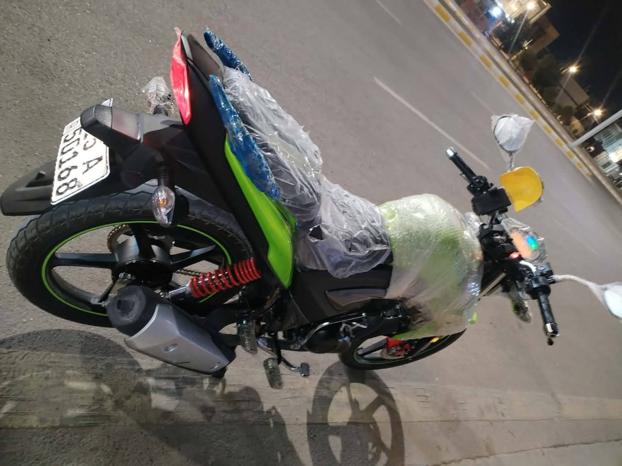 السلام عليكم هاوجي للبيع موديل 23 اخو لجديد نضافه 100‎%‎ مسجل وكامل بعده جديد سعره19 الرمادى الزراعه ***********
