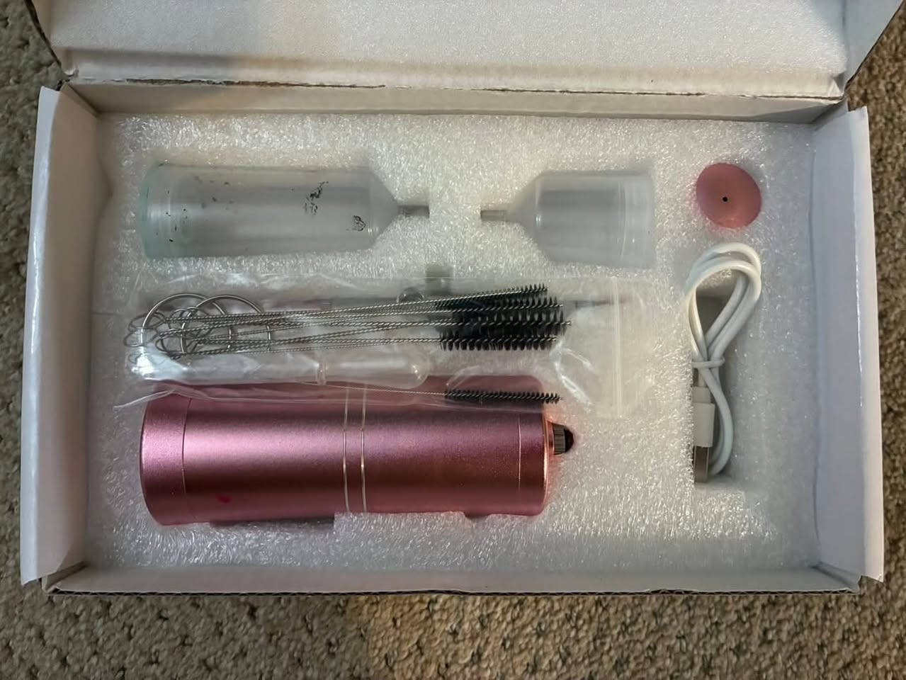 حط سعر وبالعافية
صندوق جهاز تجميل محمول لحقن الأكسجين. 
يستخدم لترطيب البشرة والعناية بالأظافر.
يمكن استخدامه أيضًا للوشم والرسم.
يقوم بتوصيل الأكسجين عالي الضغط لتعزيز امتصاص العناصر الغذائية وتجديد شباب البشرة.
مناسب للاستخدام المنزلي بجودة صالونات التجميل.


**إذا كنت صاحب هذا الإعلان وتريد حذفه لأي سبب، رجاءا أرسل رسالة إلى الدعم الفني**