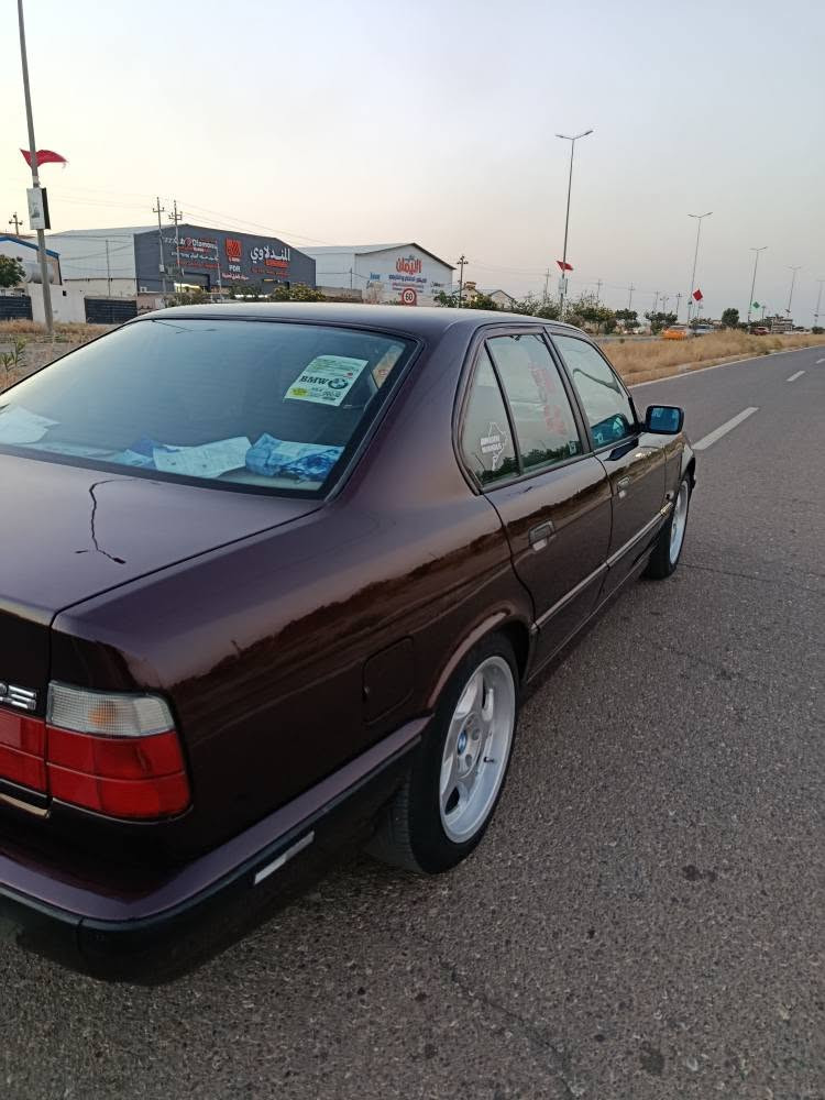 بي ام موديل 1992 حجم 525 كير اوتو ماتيك شرط الكثير والمحرك تبريد شغال سيارة جاهزة صدر امامي وخلفي جديد فول مواصفات عدى سلايد سنوية جديدة ل 2030 شرط تحويل بدون ضرر صبغ جمالية سعر 70 ومجال عنوان كركوك شوراو ***********.....*********** كركوك, العراق
