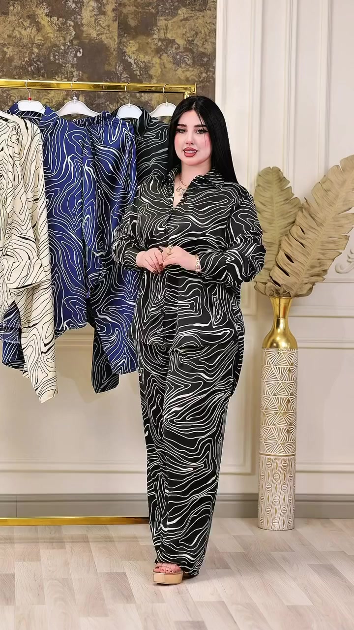 بسم الله الرحمن الرحيم 

اللهم صل وسلم على نبينا محمد وآل محمد 

سوت هاڤ

 خامة ستن ارمني مموج خامة وشغل ثقيل

فري سايز يلبس جميع  القياسات


**إذا كنت صاحب هذا الإعلان وتريد حذفه لأي سبب، رجاءا أرسل رسالة إلى الدعم الفني**