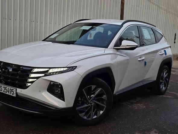 سلام عليكم توسان 2023  خليجي 
رقم بغداد مكفول عام بارد صبغ تبديل 
محرك كير مكفوله ماشيه 41 الف
مواصفات فول عده البانوراما 
بصمه 
لدات امامي 
شاشه 
كامره خلفيه 
قطعتين تبريد 
كشنات كهرباء 
سايد بريك بصمه 
ترحيب 
مري شفط 
تحكمات مقود 
حساسات امامي خلفي 

سياره جديده جداً 
مكان بغداد 
سعر 215 بيها مجال 
*********** بغداد
