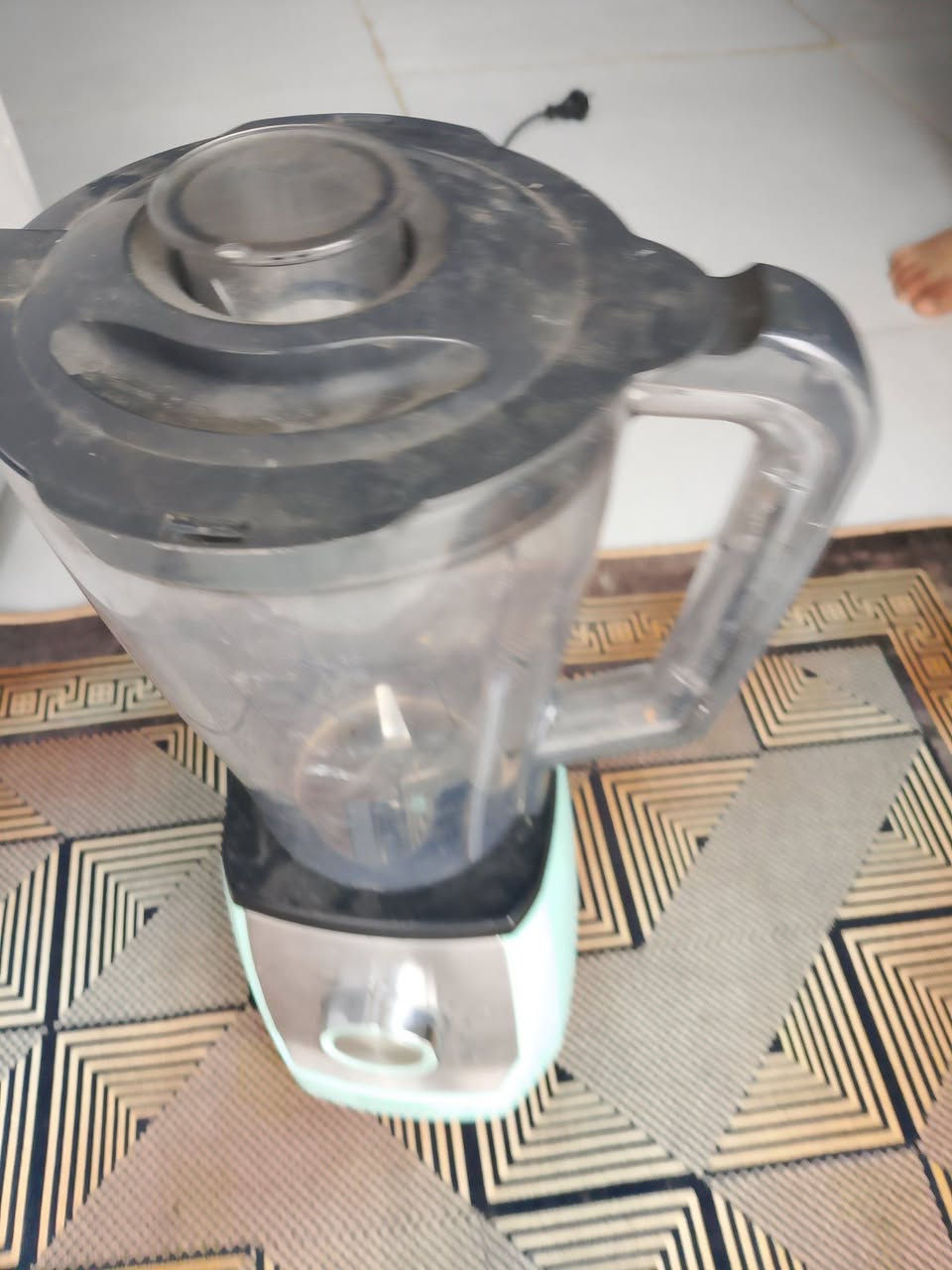 خلاط للبيع مستخدم قيم السعر واخذهن
***********
