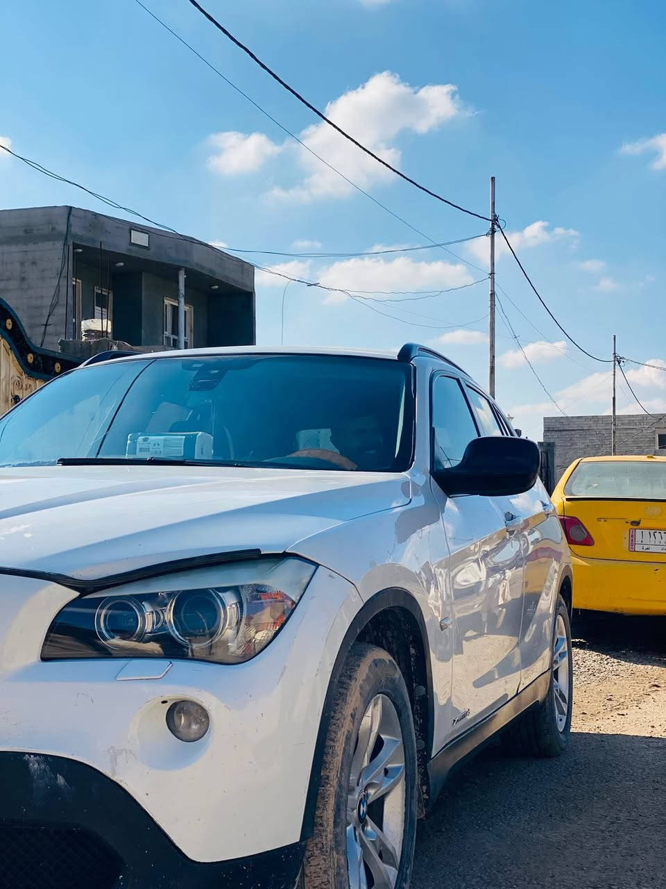 السلام عليكم 
بي ام  سي فور موديل 2011
محرك ملكه حديث 6 سلندر كير محرك شرط طخم تاير جديد سياره كاعده رقمها سليمانيه سنويه صاقطه متفق ويه الشرعيه شرط وكاله وتحويل شرط  
تفاصيلها 
بونيد مفتوح 
جاملغ السكن الامامي بي رصعة 
وباب السكن بي ثلاث ارباع صبغ 
وموجود تقرير السيارة 
سعرها 98 وبيها مجال حگ الجيه 
مكان السيارة كركوك 
*********** اتصال 
   *********** واتساب
