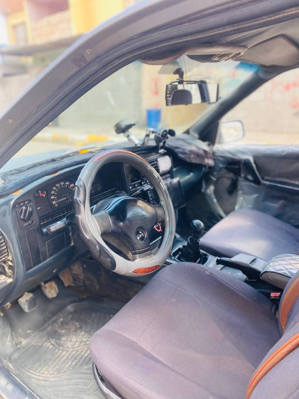 سياره للبيع اوبل اوميكا موديل ٨٨ مرتبهه جديد 
السعر ٢٧ بيهه مجال الشراي يتصل عل رقم ***********
