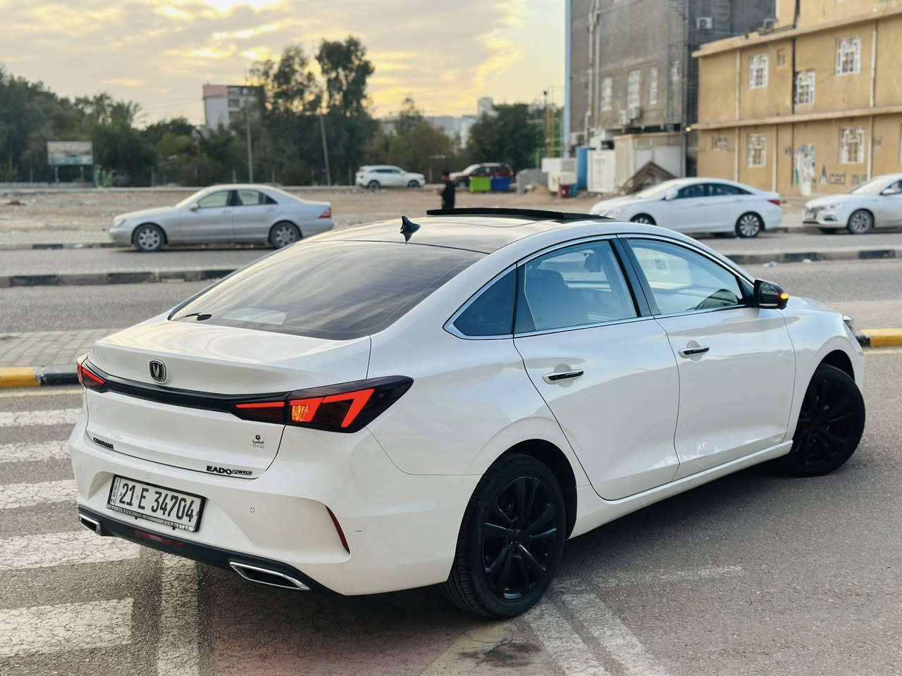 السلام علیکم ورحمة الله
شانجان إيدو بلص للبيع  

موديل : 2021_ ماشیه 90 Km

الفئة:  / Limited (أعلى فئة)

اللون : أبيض

نوع الدفع: أمامي (Front-Wheel Drive)  ￼

نوع المحرك: 4 سلندر

سعة المحرك: 1.4 لتر تيربو يستقبل بنزين عادي ومحسن

-بانوراما 

-دخول وتشغيل ذكي 

-بصمه تشغيل أبواب و صندوق 

ـ کشنات جلد أحمر

-تبرید کشناتـ رادار أمامي خلفي 

-کامرا 360

-تبرید قطعتین 

ـ هند بريك بصمه 

-إضاءة LED أمامية وخلفية حديثة  ￼

ـ شاشه دجتل

-مري شفط كهرباء 

-مجهزة أنظمة أمان متقدمة (كاميرات + مكابح ذكية + مثبت سرعة)

‼️- نظام رفع النافذه والبنوراما بضغطه زر التقفيل 

✅نظام مانع انغلاق المكابح ABS + توزيع الكبح EBD  ￼

✅نظام التحكم في الثبات الإلكتروني ESC  ￼

✅نظام مراقبة ضغط الإطارات TPMS  ￼

✅نظام كبح الطوارئ AEB  ￼

✅تحذير من الاصطدام الأمامي FCW  ￼

سياره بعدها بل ضمان كير مكينه مكفولات 

كفالة عامه من التبديل والصبغ والبارد والحالوب  بيها فقط طخه زغيره بطرف الباب مملعوب بيها

السياره حره بأسمي تريد مداور او وكالة ثاني يوم

السعر : 125$ وبيها مجال 

الاتصال:***********
