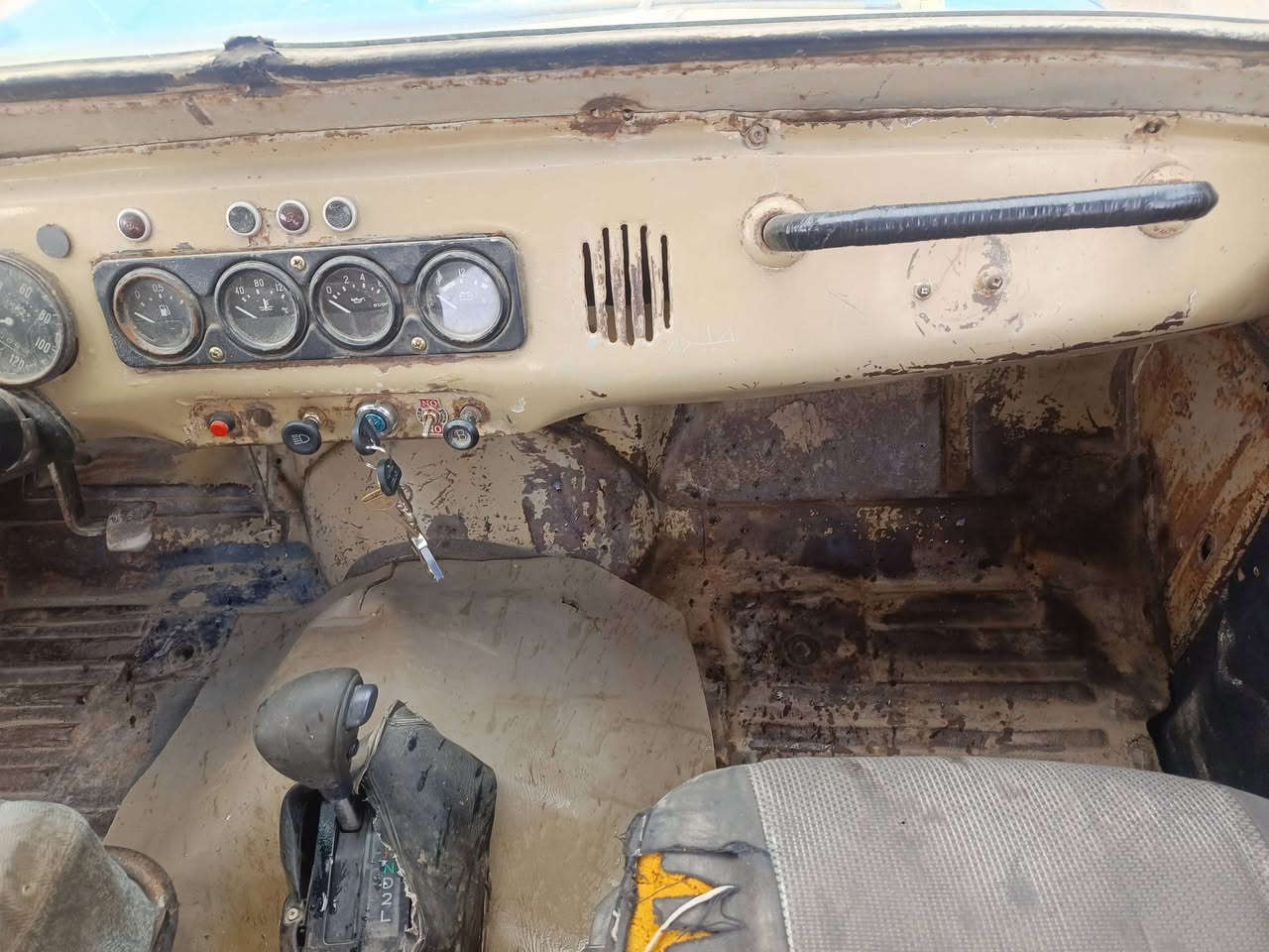 واز 88 البيع سعر 2500 مكينه كير ونجي كير ضعيف تحويره كامله مكان صويره ***********
