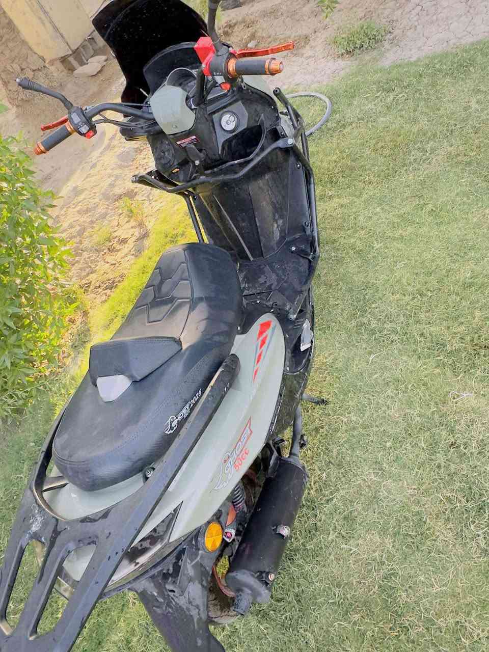 سلام عليكم دراجه خير من الله 2025 السعر 900 وبيها مجال ***********
