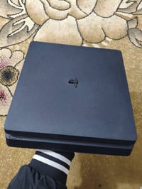 بلايستيشن 4 سليم مهكر • ١ تيرا • نظافة ٩٩٪