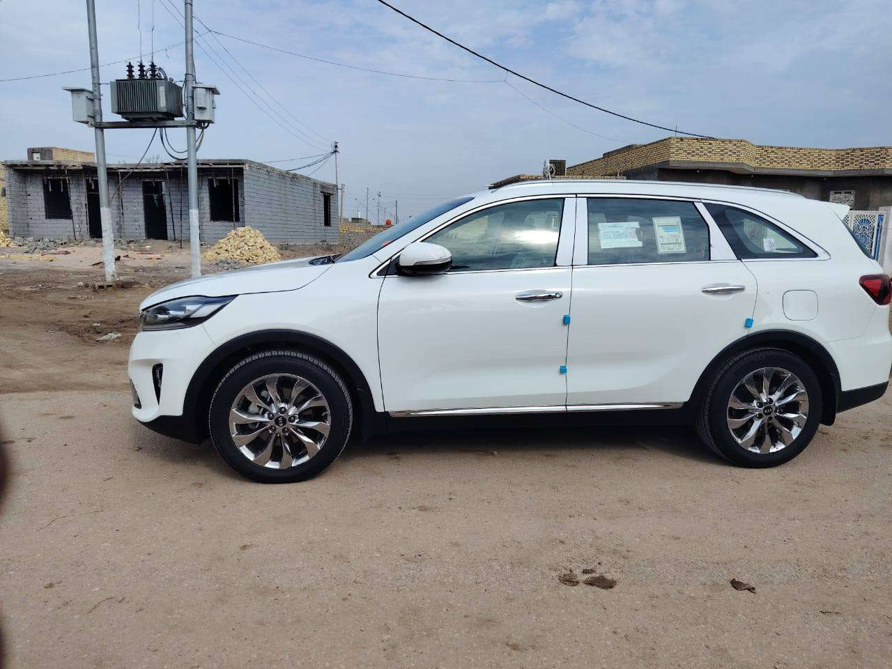 السلام عليكم 
سورنتو 2020 خليجي 
مكفوله كفاله عامه من الضربه والصبغ والتبديل 
ماشيه 95 
رقم ذي قار ب اسمي مشروع وطني 
السعر 260 وبيها مجال 
مكاني ناصريه مركز
رقم الهاتف ***********
