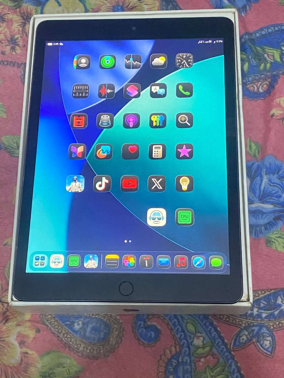 ايباد 9 بي فطر ازغير بل كلاسه اموضح بل صوره
 او بصمه متشتغل 
ملحقاته ايباد او كورتونه 
الذاكرة الداخلية 256
السعر 200 
اخوان لحد ايراسل خاص راسلني واتساب 
مكاني بغداد الزعفرانيه
***********
