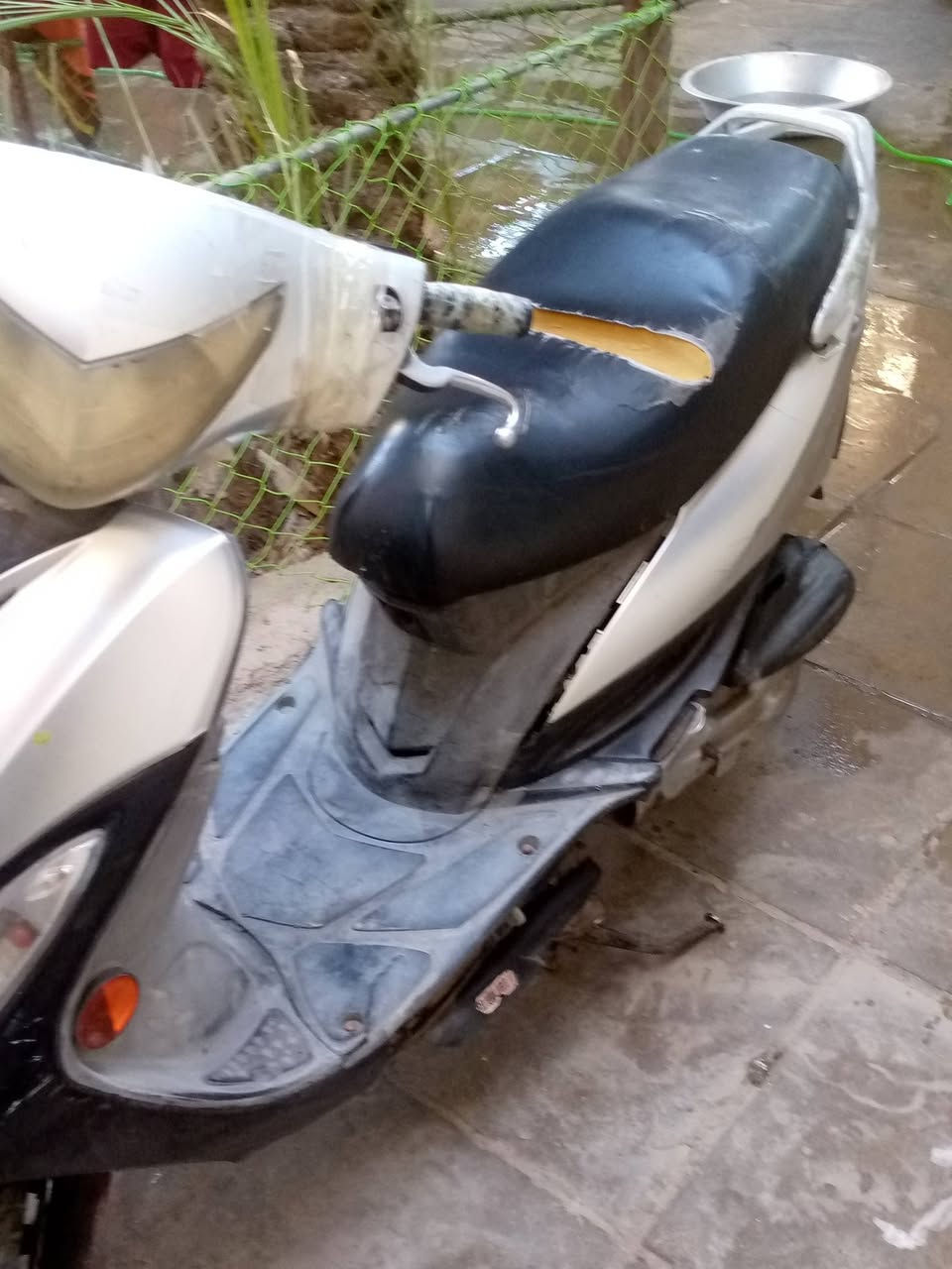 دراجه كامكو جي فور
الدراجه كوم حديد 
جانت تشتغل كلشي ما بيه بس وكفت 
سعره 150 
مكاني الناصريه حي الشهداء 
***********
