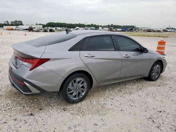 النترا وارد امريكي هايبرد 2024  
سياره جديده جداً نص فول مشي 14 الف ميل 
سياره مُسجله تقرير غرق ولكن السياره سليمه مئه بالمئه من اي ماء . 
مكان السياره بغداد شارع فلسطين 
السعر 160 وبيها مجال 
للتواصل ‭0770 985 6437‬ متوفر واتساب
