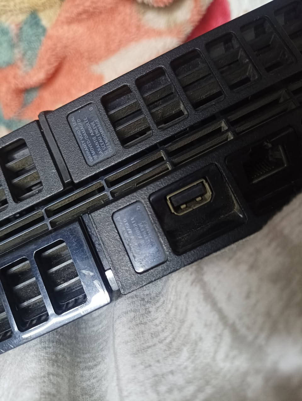 بلي 4 فات للبيع جوستك جديدة بلي ما مفتوح وياه حساب سوني العابه بل فيديو لبلي مادري اذا يقرة قرص او لا للبيع ب 170


**إذا كنت صاحب هذا الإعلان وتريد حذفه لأي سبب، رجاءا أرسل رسالة إلى الدعم الفني**