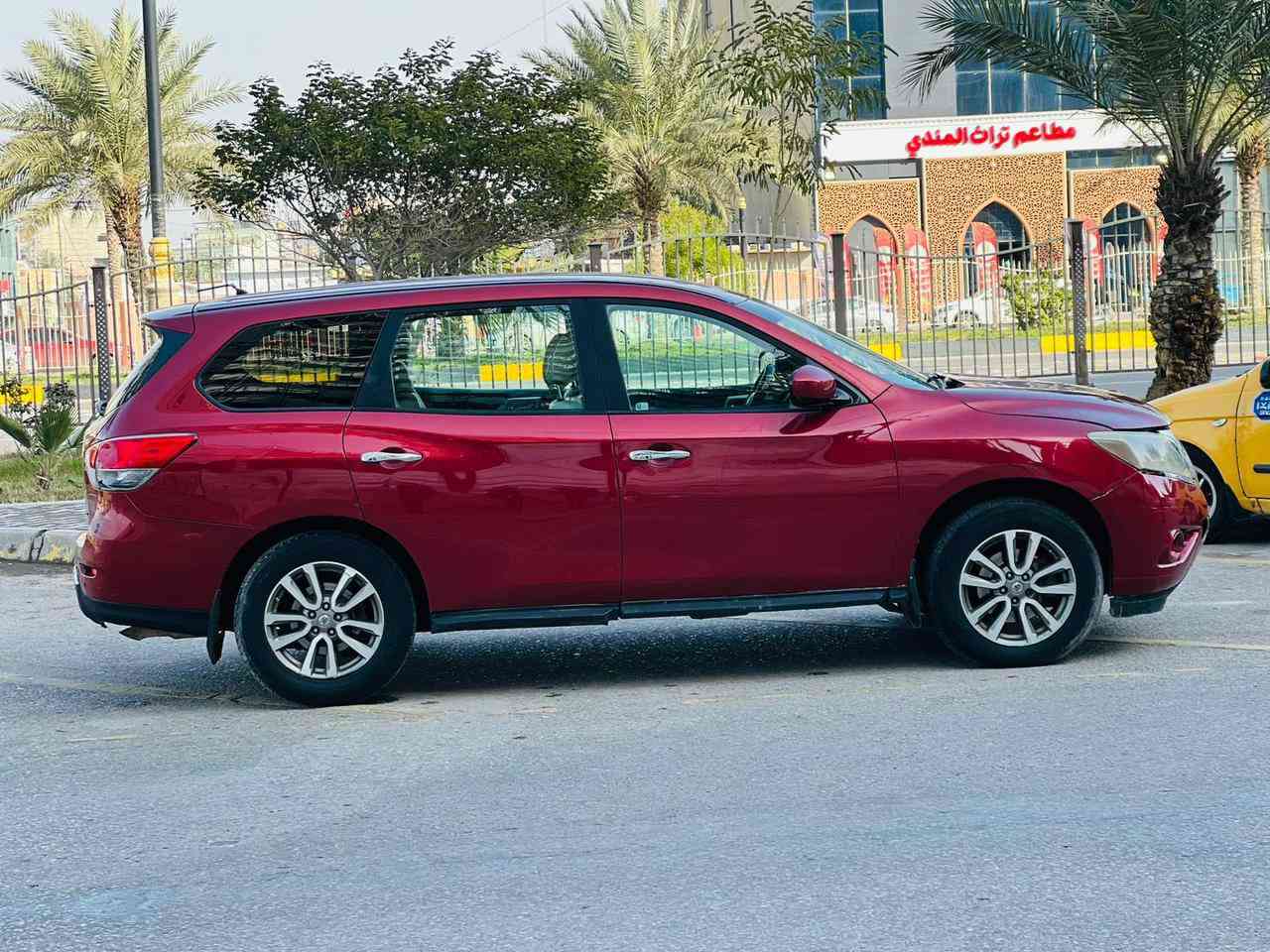 بافندر مديل 2013 سعر 96 قابل للتفاوض الاستفسار اتصل *********** وراد أمريكي حادثها جاملغ وبند بدون دواخل والباقي كفاله عامه فول مواصفات بصمه تشغيل بصمه أبواب شاشه كبيره تحكم ستيرن مري كهربائي اشاير مري 7 راكب 3 قطع تبريد مكينه 6 سلندر مكينه وكير مكفولات حداديه جديده تخم تاير تبريد تدفئه شغال مشروع وطني سنويه ل 29 مكان سياره كربلاء كربلاء, العراق
