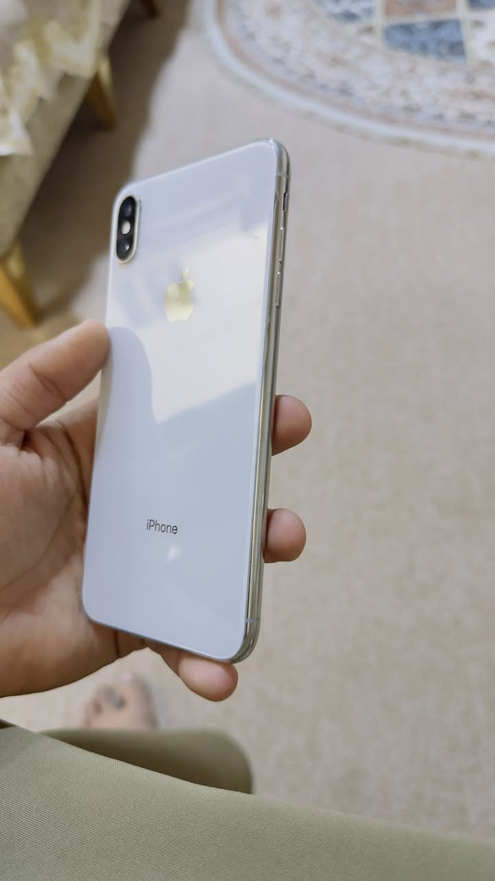موبايل ايفون X Max للبيع سعره 165 شويه بي مجال قليل جدا 
ذاكرته 256 مكاني كربلاء الرقم***********
