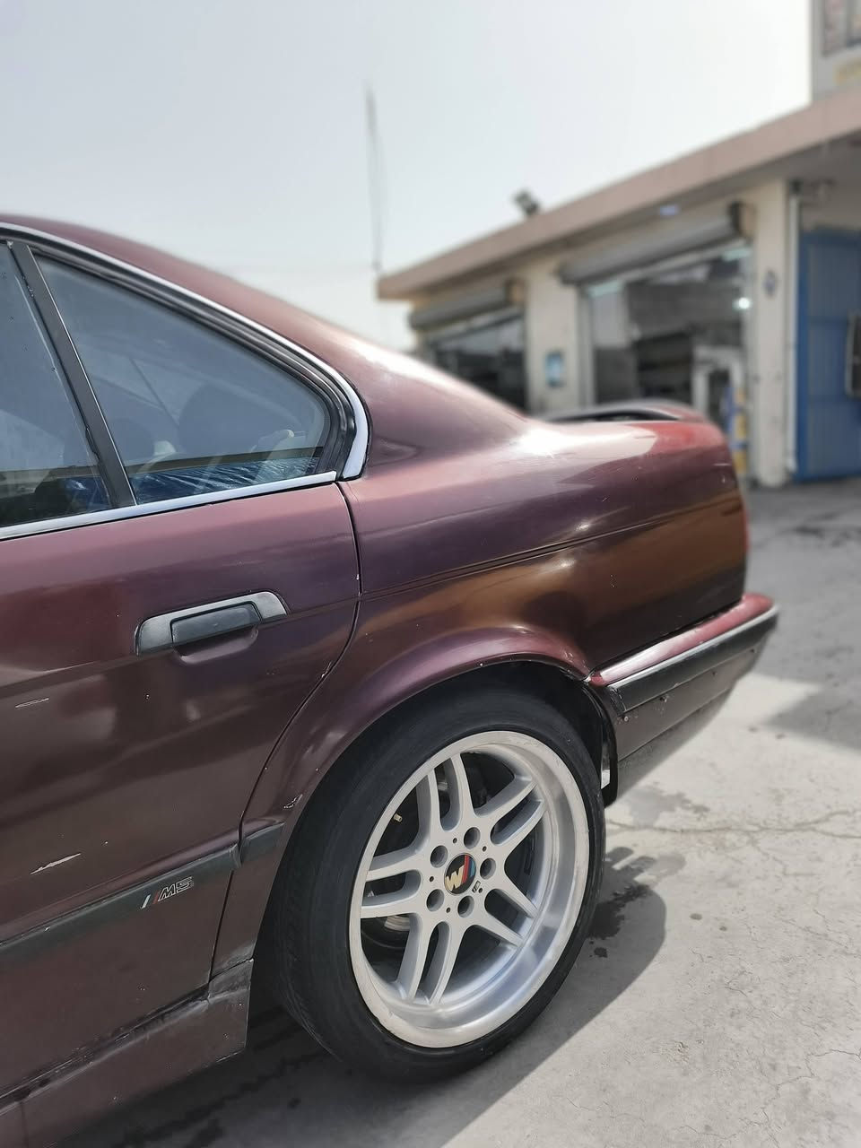 سلام بيم 520 كير عادي سياره جهزه من كلشي عده تبريد صدر امام توني شده خلفي توني شاده مكينه كير كفله سياره بيه جملغ وباب صفحت صدر بقي بدون صبغ مديل 93 سياره خير من الله تفصليل تصل *********** سعر 42
