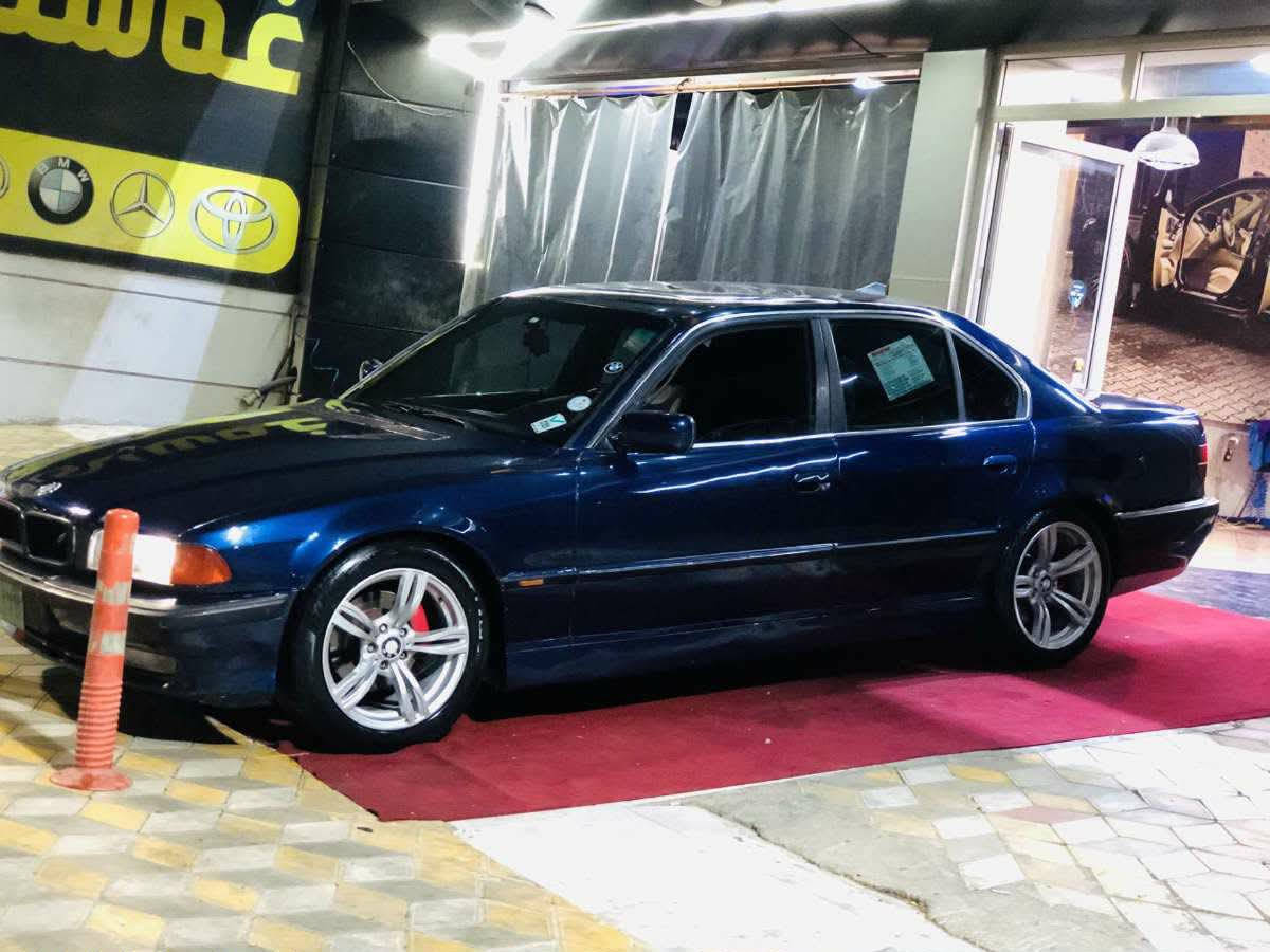 Bmw 740 
مۆدیلی 1995 فول فولە سڵایتە و چوار جام کارە باو تەبریدیش لەسەر سوچە تەعدد سورعه 
ئارمي پلاستيك سليماني 
٤٨ گه لا و معامه له 

***********
