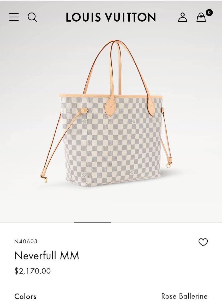 لأصحاب الذوق الاستثنائي الجميل 💯 حقيبة Louis Vuitton Neverfull بنمط المربعات الشهير Damier Azur Canvas. تُعد هذه الحقيبة واحدة من أكثر التصاميم الكلاسيكية والعملية مبيعاً لدى دار الأزياء الفرنسية الفاخرة.ت

فاصيل ومواصفات التصميم:
♦️الخامة الخارجية: قماش الكانفاس المكسو المقاوم للماء والخدوش بطبعة Damier Azur باللونين الأبيض والرمادي الفاتح.
♦️الحواف واليدين: مصنوعة من جلد البقر الطبيعي (Vachetta) الذي يتغير لونه بمرور الوقت ليصبح عسلياً داكناً.
♦️الإكسسوارات: قطع معدنية مطلية باللون الذهبي اللامع.
♦️الأربطة الجانبية: تتيح لكِ تضييق الحقيبة لتغيير شكلها الخارجي أو توسيعها لزيادة المساحة.
♦️البطانة الداخلية: قماشية مقلمة تحتوي على جيب داخلي واسع مزود بسحاب.
.
.
الاعتماد كارت اسيا او تحويل سوبر كي 
#تابع_منشورات_الصفحه .


**إذا كنت صاحب هذا الإعلان وتريد حذفه لأي سبب، رجاءا أرسل رسالة إلى الدعم الفني**