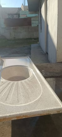 مغسلة مستعملة • نظيفة • بيها مجال