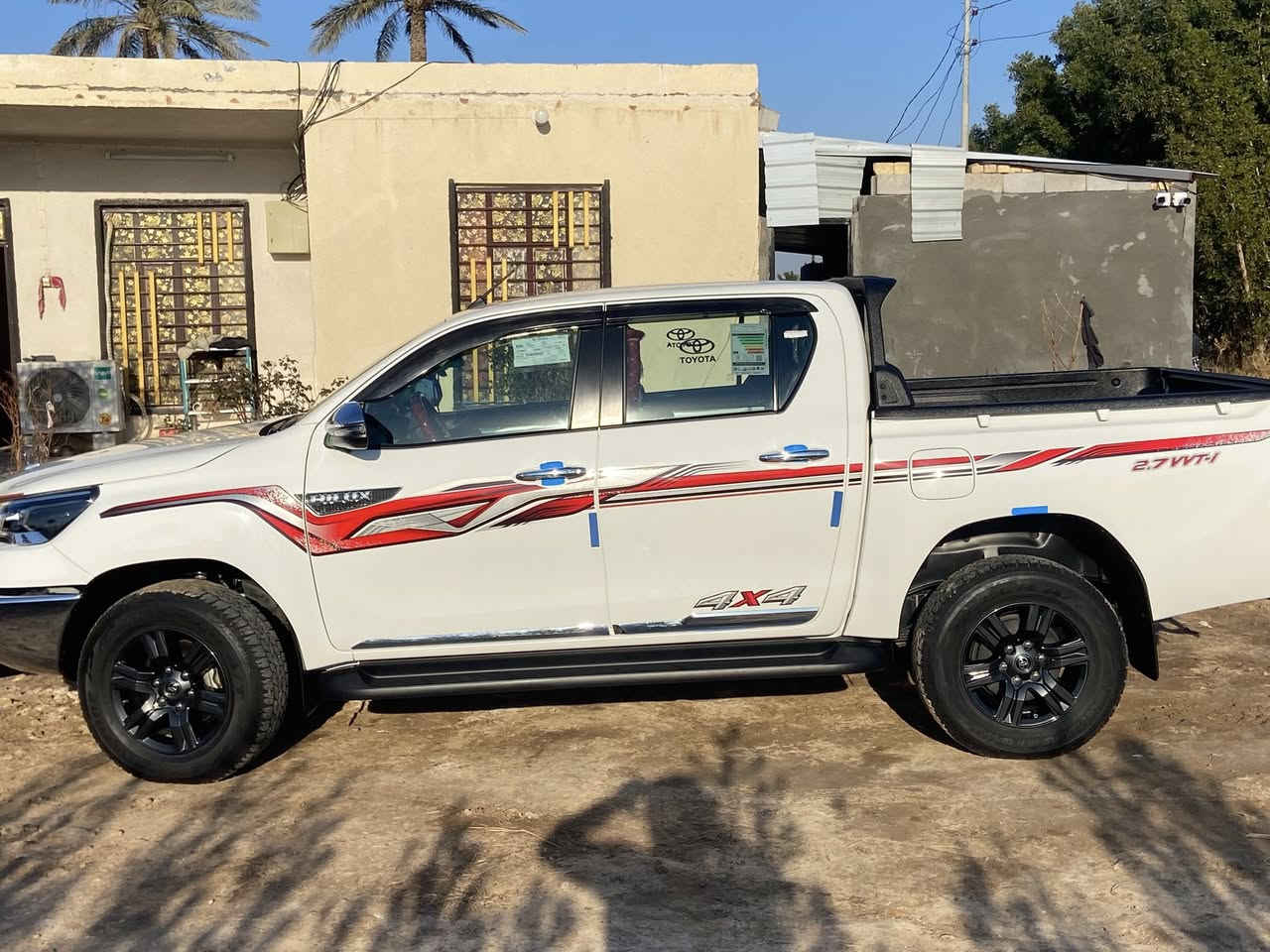 السلام عليكم للبيع تيوته هايلوكس ساز موديل 2025ماشيه 18الف سياره مكفوله كفاله عامه شرط السونار  ولا  امراوس لاندكروز  مكان السياره واسط نعمانيه الستفسار  ***********
