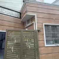 بيت الايجار نضيف جداً مساحته 100م يحتوي على ثلاث غرف نوم واستقبال ومطب...