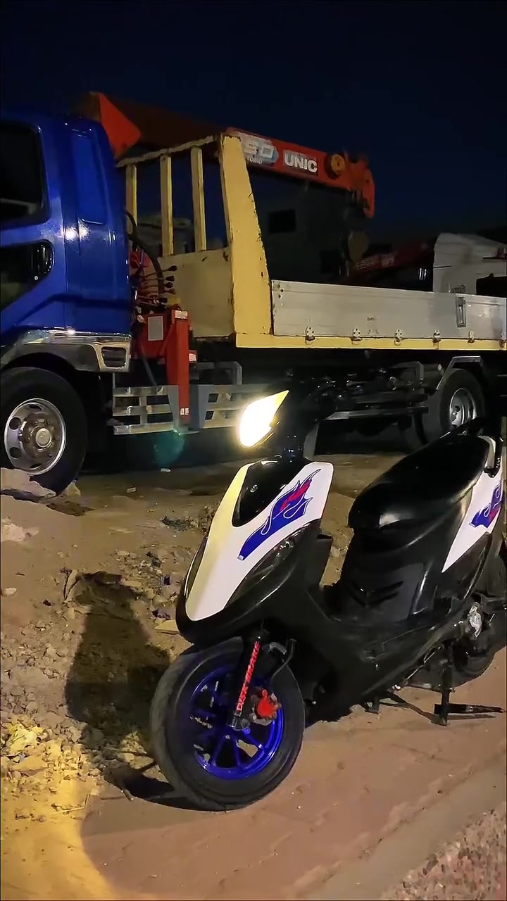 السلام عليكم ماكس عدله للبيع
الدراجه مفتوحه 
بيها تزويد خارجي ويل امامي وخلفي وصالصنه FM كفراتها تجاري تايوانيات ام الختم 
الدراجه ماعايزها شي كلشي شغال
 اخوان رايدها ب625 وبيها مجال للشراي
وفدوه اذا مو شراي لا تعبني
مكاني البصره الجمهوريه 

واتساب ***********
