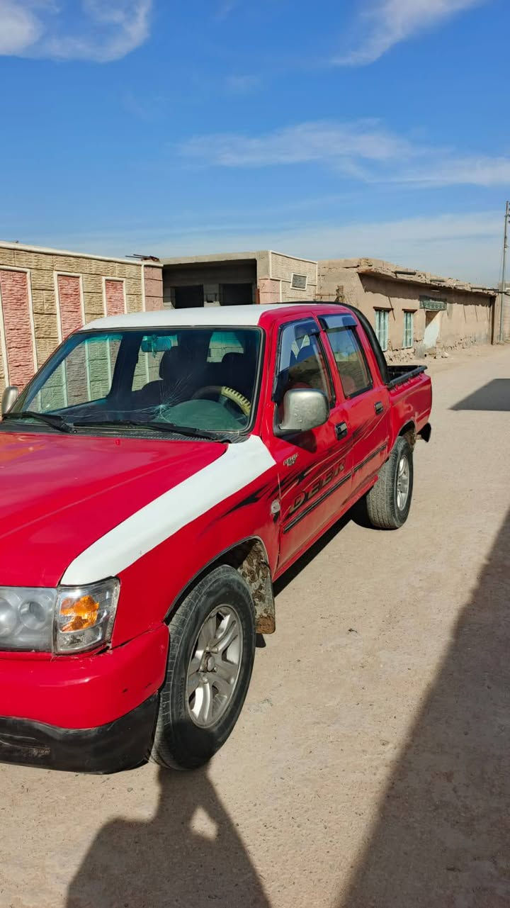 السلام عليكم بيكم DEER موديل 2010كير ومكينه نضيفه مصبوغه جماليه دواخل نضيفه رقم قادسيه شرط تحويل مباشر مكانها البصره سعر 43 وبيها مجال بصيط ***********
