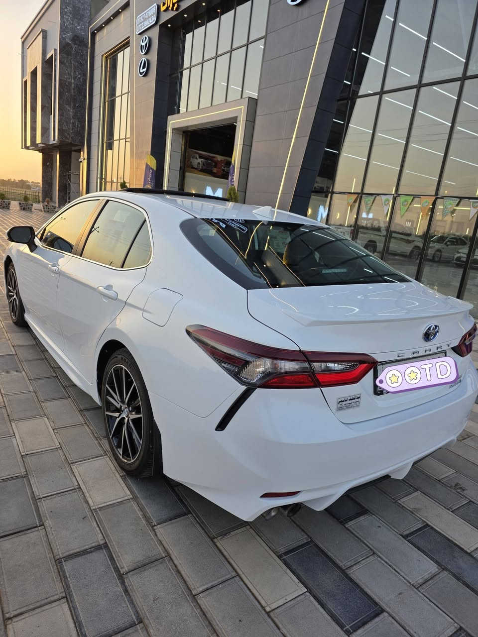 كامري ٢٠٢٤ هايبرد
الضرر قطعتين بنيد وجاملغ 
فول مواصفات وارد أمريكي 
للتواصل 
*********** مروان
*********** محمد
