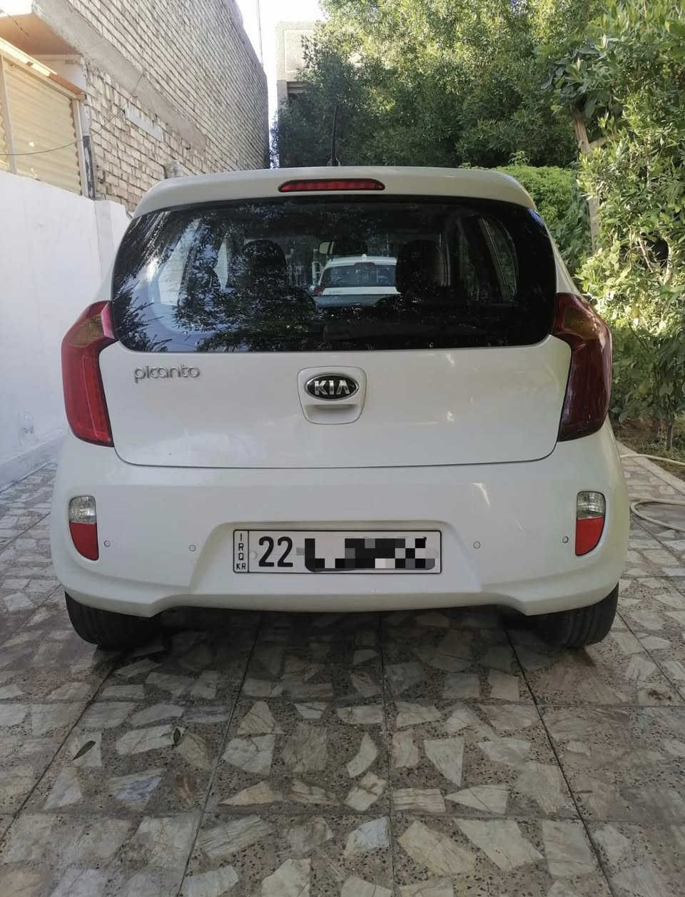 السلام عليكم
كيا بيكانتو 2015 لون ابيض وارد خليجي فول مواصفات السيارة مكفولة عدى مكانين بارد فقط رقم اربيل ترقيم جديد تحويل او وكالة 

مواصفات
فتحة سقف
بصمة تشغيل
بصمة ابواب   
تحكم ستيرن جهتين  
ويل كب كروم
حساسات خلفية 
يدات نيكل
اشاير بالمري
لد نهاري  
مانع انزلاق
 حساس اطار
مري شفط
مري كهرباء  
AUX و USB
 بلوتوث وحاكية تليفون 

السعر 103$ وبيها مجال   

مكاني بغداد علي الصالح
للاستفسار 
واتساب ***********

***********
