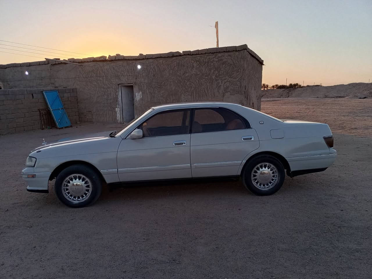 سلام عليكم بطه موديل 93 رقم بصره 14نكليزي سنويه مجدده لل 30 ابسمي مكينه وكير بلكارتون مكفوله من الكص والنقل وضربه القويه السعر 50وبيه مجال كهربائيات شقاله حداده حلوه طخم تاير مكاني بصره سفوان شراي يتصل ***********
