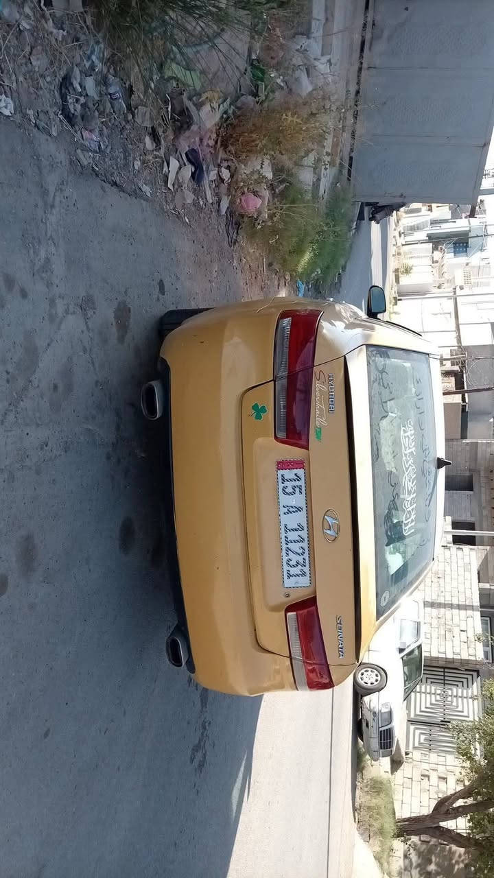 سوناتة 2006 باسمي رقمهة نكليزي سنويتها لل٣١
محرك ٦ سلندر بيها منضومة مال غاز 
ضفيرة جديد شادة هوة ولكير
تبريد ثلج صدرها جديد سويتة
سيارة ليبل واحد عدا لبونيد مبدل لتحديث
ضررهة بسيط بالجامغ لخلفي
هيئة وصفرة عنوانها ديالى جلولاء *********** 
سعرها ع تصال

