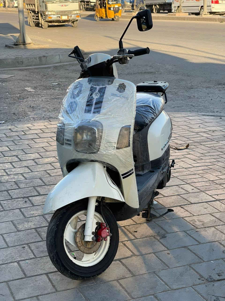 السلام عليكم... دراجه ماكس بوليس 🛵 للبيع
دراجه شلعه معدل كهربائيات كلهه شغاله 
دراجه جديده  بلادية 
أي نقص مابيهة
جيب فيتر وتعال افحص
العنوان بغداد مدينه الصدر  الاستفسار الاتصال على الرقم 📞 ***********
