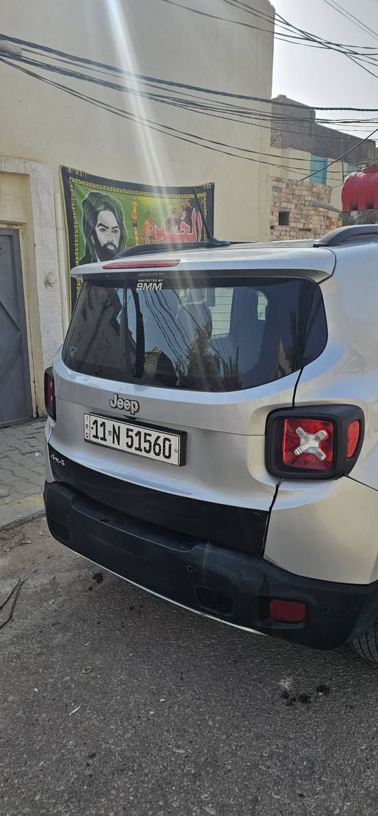 جيب رنجيد 2017  رقم بغداد باسمي حادثها خلفي خفيف
اذا عدك مراوس بسياره 
ب 125$ مع المجال   
ماشيه 201 الف كم بيها منظومه غاز
مواصفات اللاتويت المعروفه 
شاشه صغيره 
محرك 2.4cc 
تدفئه تبريد 
بصمه جنطه وتشغيل وابواب 
سايد بريك بصمه 
وبقيه المواصفات المعروفه
حادثها الجاملغ الخلفي وشويه من الجنطه 
  مكانها النجف الاشرف 
رقم التليفون 

***********
