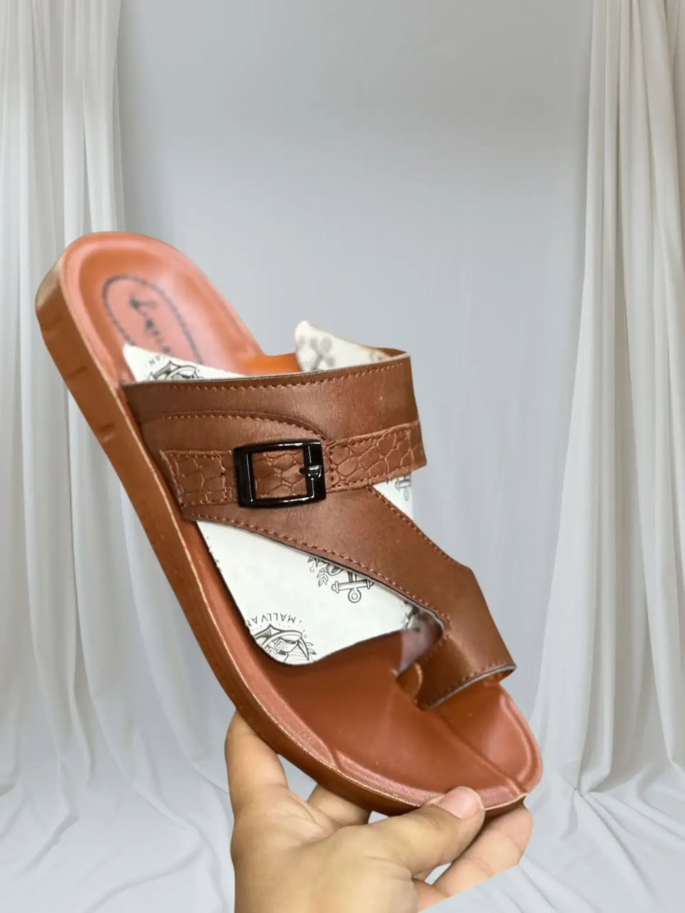 #بــــــــ47_الـــــــــف_فقـــــــــــط
شحاطه رجالي طبــــي الاصلي 
فوول طبي قياسات من 40-45 
يوجد توصيل لجميع المحافظات
ــــــــ♡ #باربـــــــي_للجملــــه♡ــــــــ

رابط قناتنا على التلگرام..... 

https://t.me/BARBELP

للحجز والاستفسار مراسلة الصفحه 
رقم الواتس : ***********
