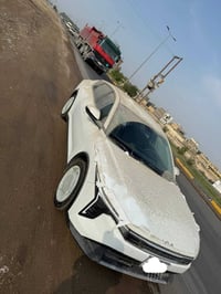 كي4 للبيع موديل ٢٠٢٥ ماشيه ٢١ الف مكفوله عام مغلفه ppf كامل داخل وخارج...