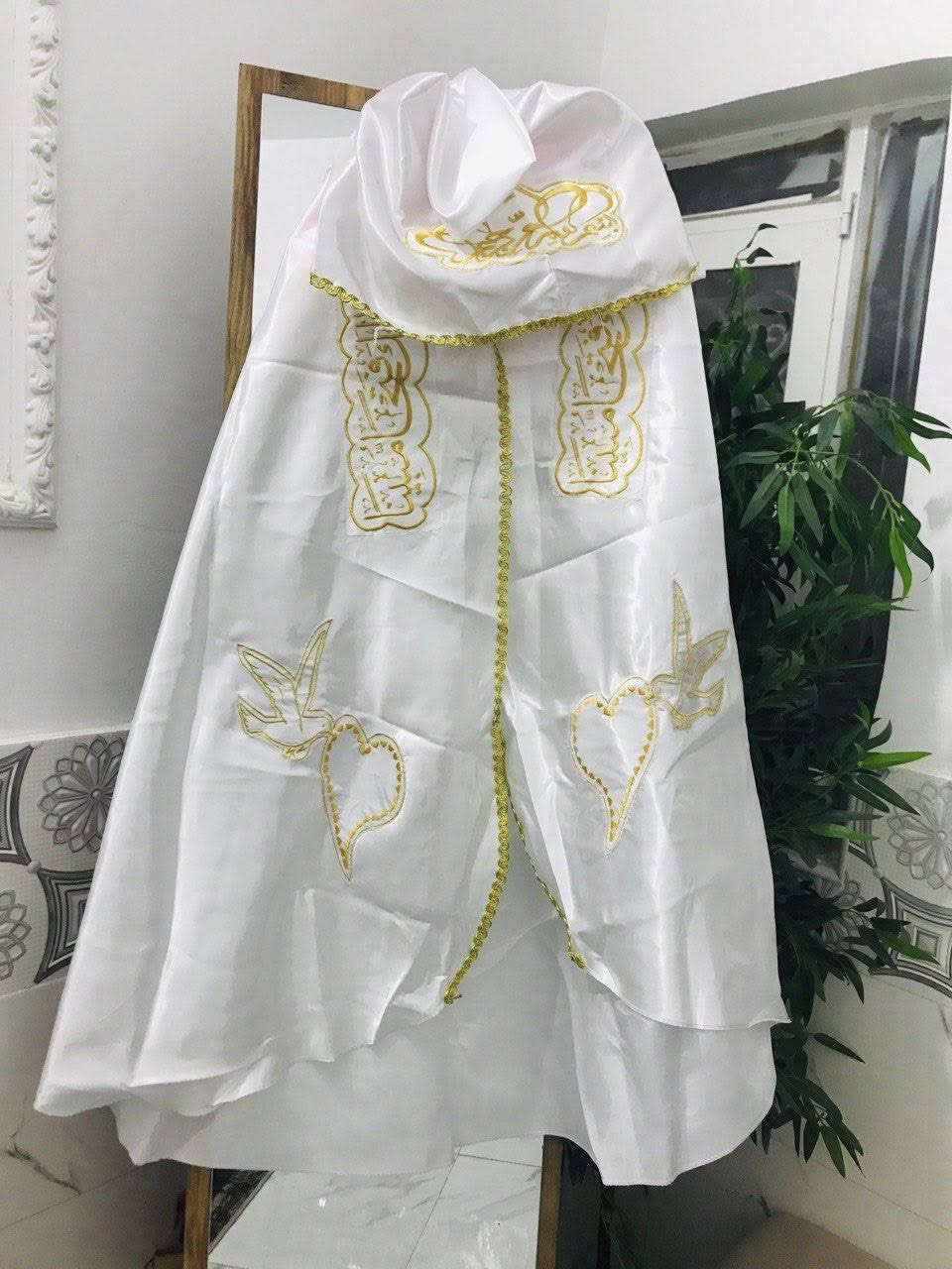 فستان مهر ملبوس ١٠دقائق ماخذته ب ٨٠
اريده ب٦٠
شال مهر تكدرون تطبعون الاسماء عليه غير مستخدم ١٠

ايلك بدله غير مستخدم ١٠ 
توصيل موجود


**إذا كنت صاحب هذا الإعلان وتريد حذفه لأي سبب، رجاءا أرسل رسالة إلى الدعم الفني**