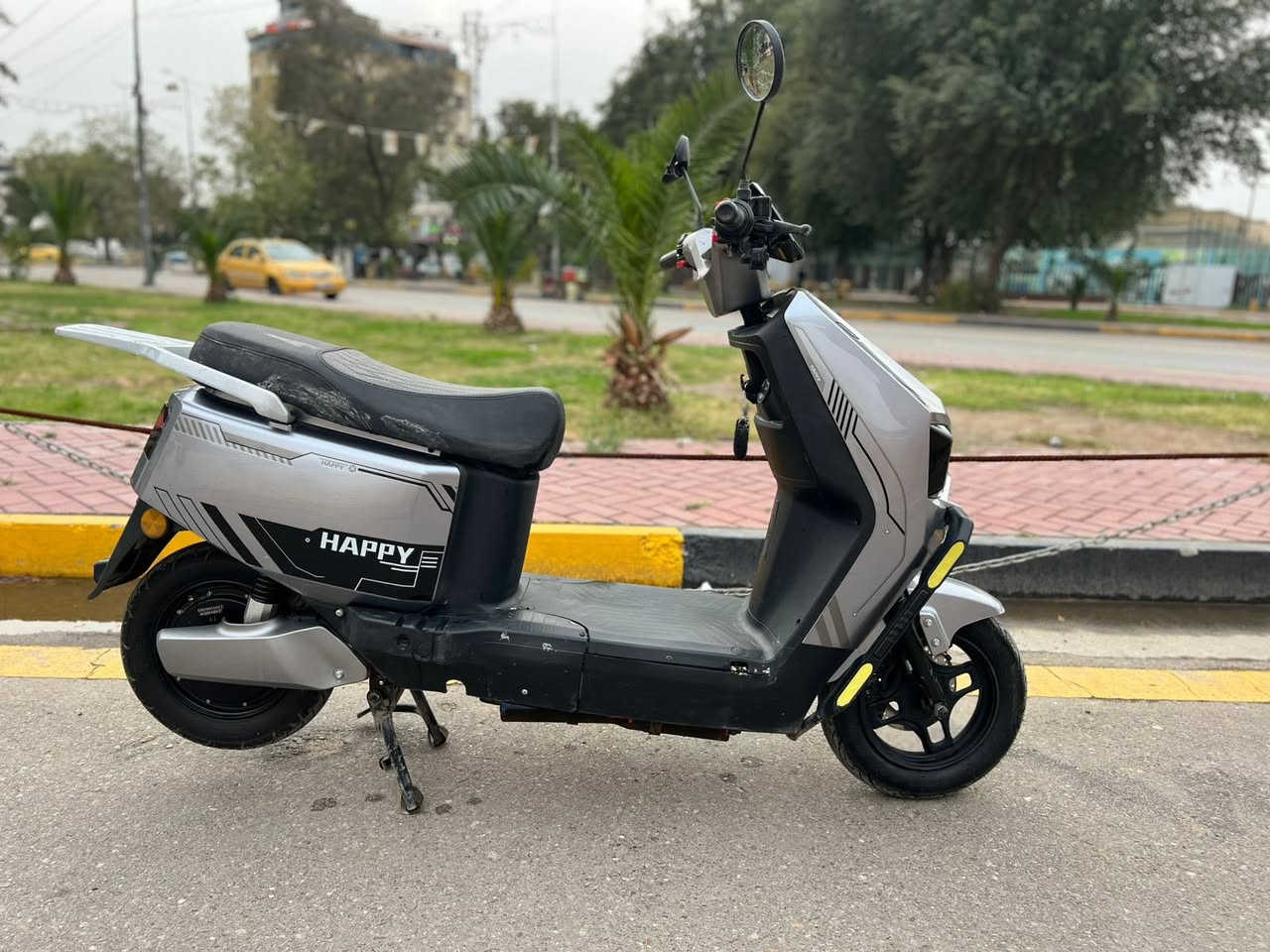 سلام عليكم شباب دراجه شحن البيع استخدام 25 يوم فقط لا غير  دراجه عالميه الله شاهد  كلها كامله مكمله كل تقص وعيب مابيها امانت الله  تجي مواصفات عالميه

الموديل2026 
النو ع سكنس  العالميه 
البطاريات 6 دبل
التحويلا ت1.2.3
السرعه60 حقيقي يعني 
تشغيل عن بعد 
جهاز انذار السرقه 
قفل ستيرن +قفل بصمه 
بصمات 2
سويجات 2
وصل شراء موجود 
لونها كلش مميز 
كشن سياحي  VIb
دبل اشاره 
نضام ABS
نضام USB
نضام R رجوع الخلف
طارات جبلي 
بريكات دسكات دهن 
أطارت جوبلس 
لدات اماميه وخلفيه 
اسطابً لايت 
شاحنه ذات شحن سريع ويقاف ذاتي 
اشاير رباعيه 

اي استفسار اتصال 

***********

مكاني بغداد
