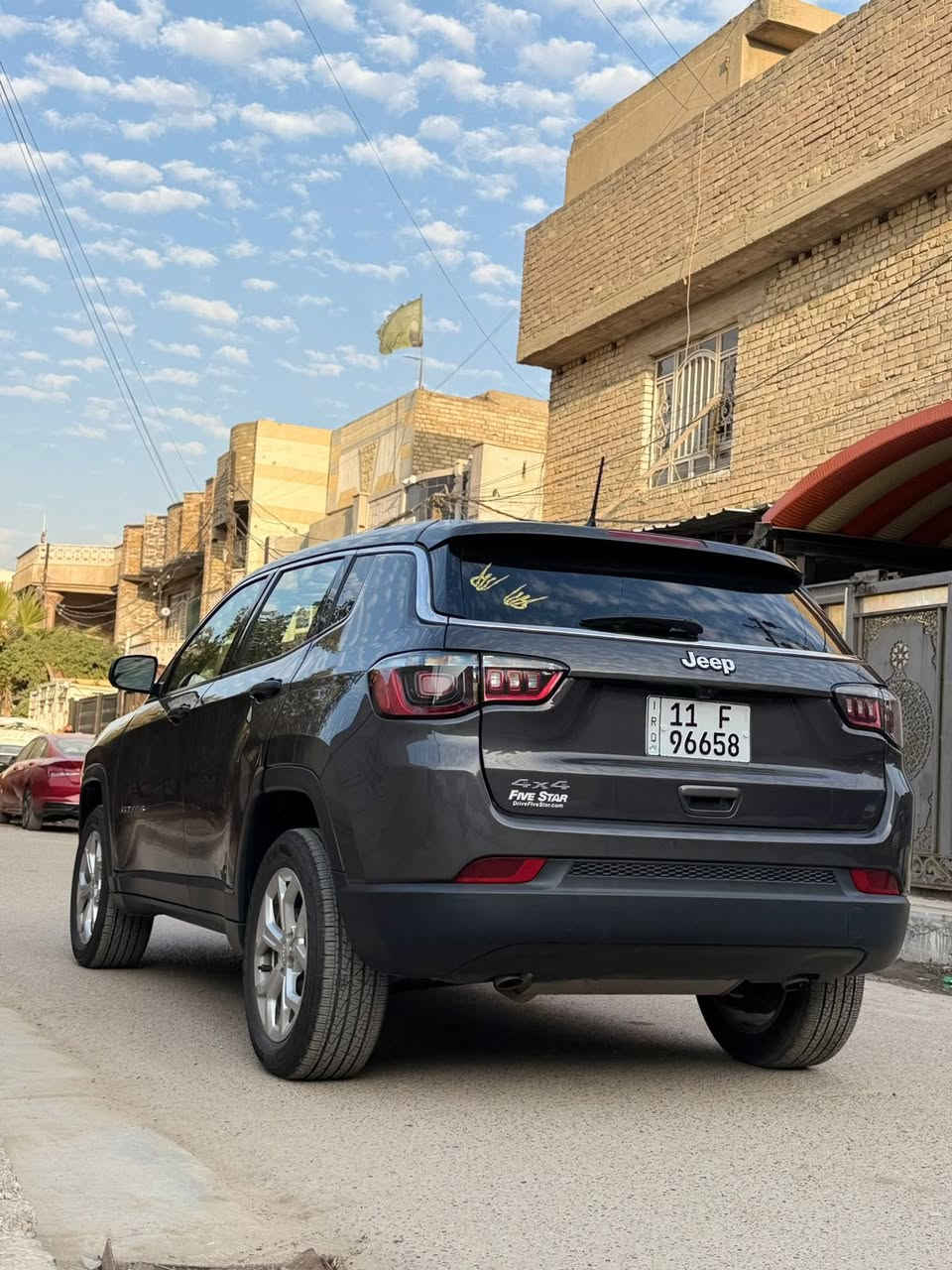 السلام عليكم جيب كومبارس موديل 2024 الشكل الجديد رقم بغداد شهداء دخول جديد حادث جاملغ يسار فقط مصلح نفسه ومصبوغ - صور الحادث مرفق بل منشور
اي نقص ماكو بل سياره حجر صالنصه مكفول 
المواصفات 
بصمة تشغيل - ابواب - تشغيل عن بعد
اناره داخليه لد - مرايات ترحيب 
اوتو بارك - قياده ذاتيه ((P))
تخم تاير Continental جديد اصلي 
تبريد قطعتين امامي وخلفي 
تحكم بأنظمة السيارة الكاملة من الشاشة
بلوجكترات محيطية ويا الستيرن
فورويل 4X4 
كامرة خلفية 
السعر 149 (( بلاش بسعر نيسان سني هندي 
العنوان بغداد البلديات 
للاستفسار  ***********
