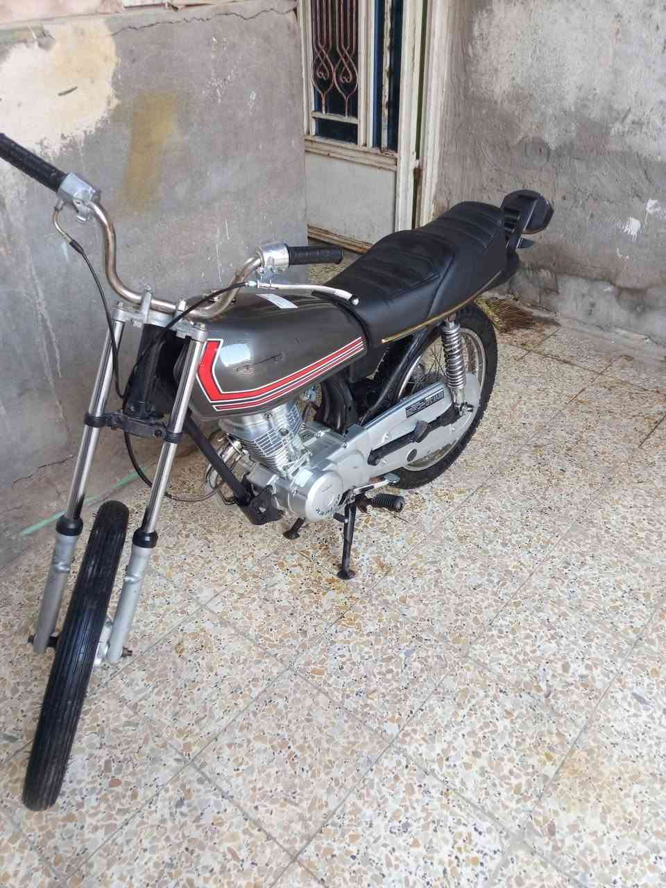 سلام عليكم دراجه لبيع سعر 600وبيه مجال شراي بي خير ويدلل وهاذ رقمي ***********واتساب متواجد
