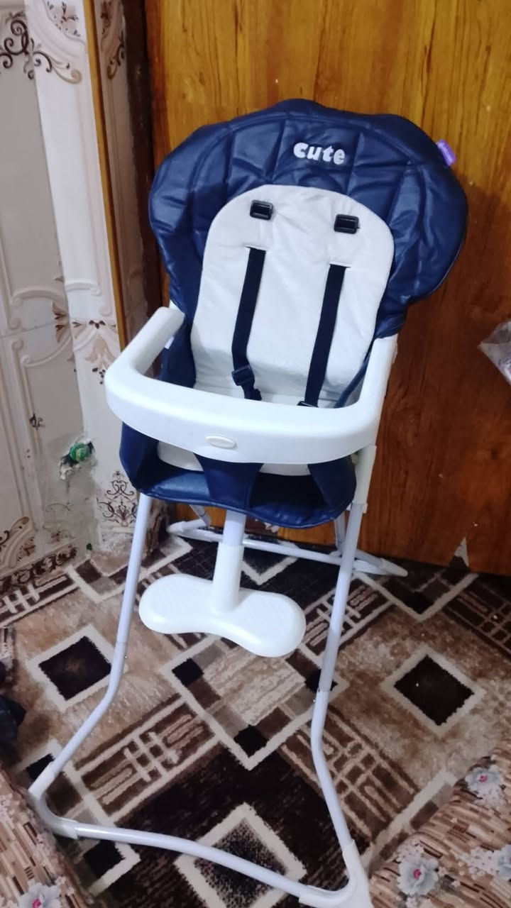 السلام عليكم عندي كرسي مال اطفال بعلو ميز طعام جديد صالي 4اشهر من شتريته وعل حطيته والله مامستفاد منه  والسعر حتى موجود بل وصل من شتريته  السعر 50 الف رايده
 ***********
مكان بغداد حي التراث
