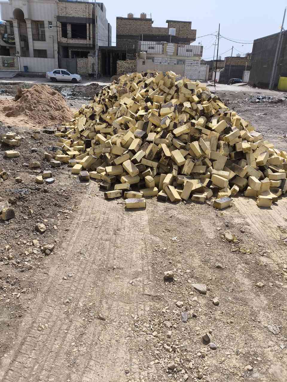 يتوفر طابوق درجه اولى قالب واحد وركن عدد 8الاف وزياده 300طابوقه واصل جميع اقضية محافظه بابل ***********؟؟؟؟؟***********
