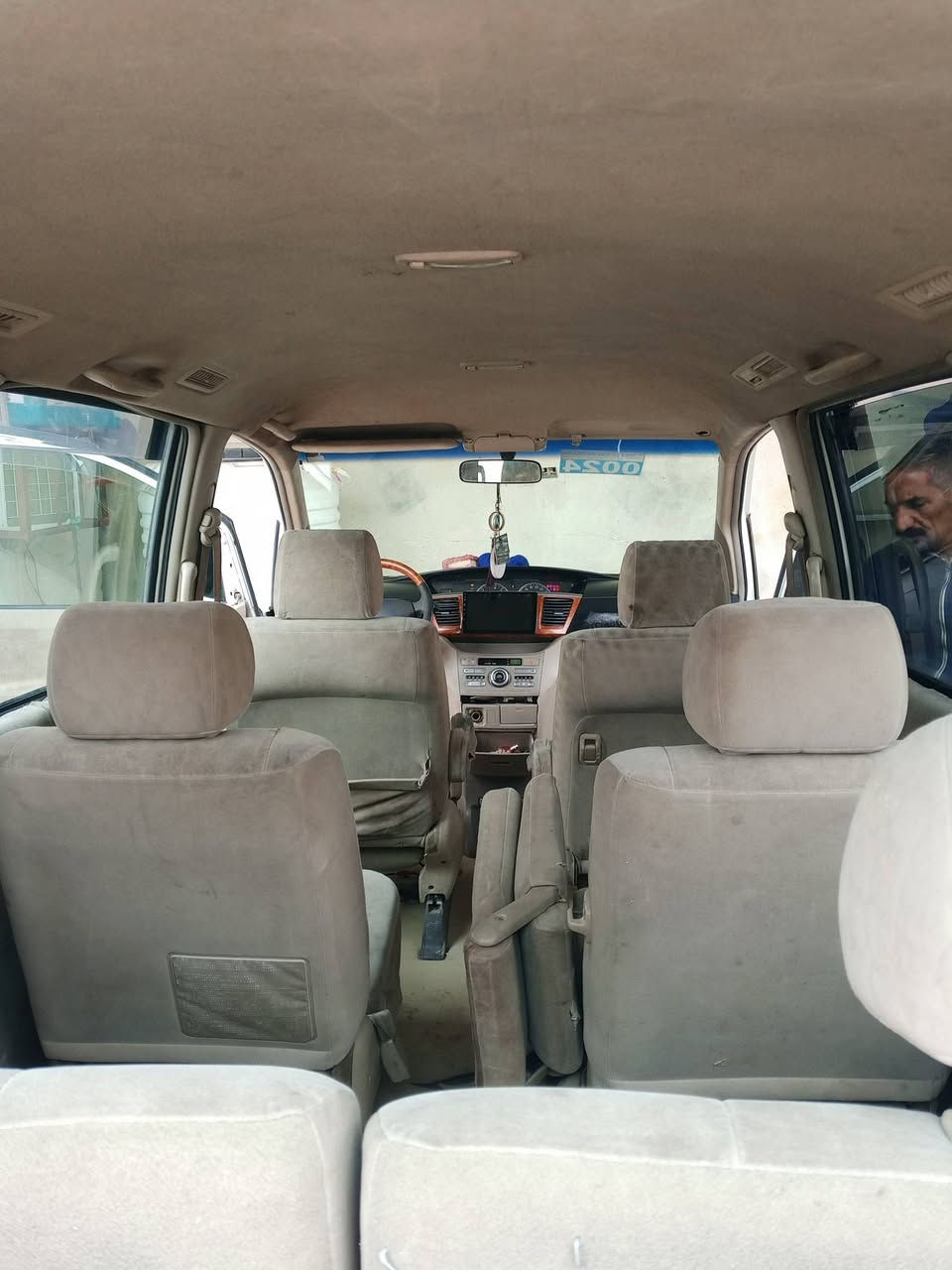 سلام عليكم سياره تويوتا نوها موديل 2005 تحويل ثاني يوم مشروع وطني مكفولة من الضربه والكصه وكافت الاصوليات حجم المكينة 2400 حداديه جاهزه تبريد شغال تخم تايرات جديد توني
 شاشه كامره خلفيه داخلهه بيجي    مرايات  شفط نضافه شرط مثل الي بل صوره 7 راكب  تبريد 3 قطع***********  كربلاء طويريج لسعر 95وبيها مجال
