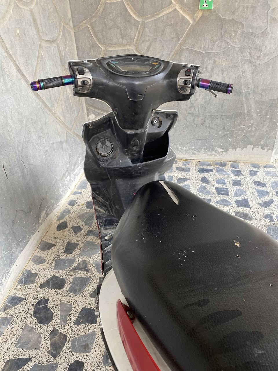 ماكس GTR 140 دراجة نضيفه شعله ومعدل مكينه مفتوحه مبدل ولف بس مكاني بغداد المنصور ب600 وبيها مجال 
***********
