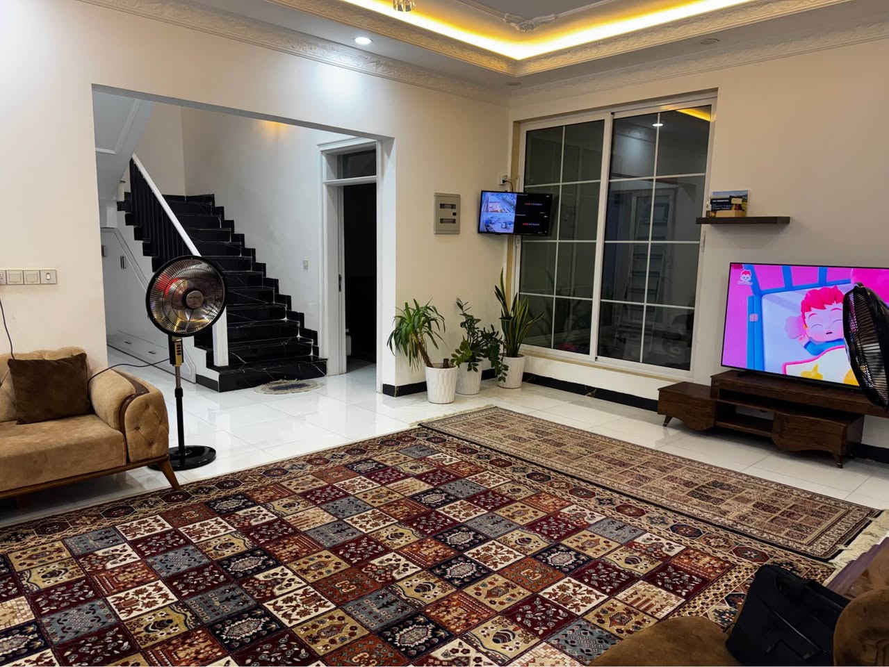 🏡 بيت للبيع مؤثث – 32 بارك (المربع الذهبي)
فرصة مميّزة لامتلاك بيت حديث البناء في موقع راقٍ داخل المربع الذهبي – 32 بارك.
🔹 المواصفات:
 • بناء حديث
 • نظام فلات
 • المساحة: 200 متر مربع
 • موقع مميّز وقريب من الخدمات

🔹 السعر: قابل للتفاوض

📞 للتواصل:
***********
أو المراسلة على الخاص
� خانوو بۆ فرۆشتن – 32 پارک (چوارگۆشەی زێڕین)

دەرفەتی باش بۆ کڕینی خانوویەکی نوێ‌ دروستکراو لە شوێنێکی نایاب لە ناو چوارگۆشەی زێڕین – 32 پارک. أربيل, العراق
