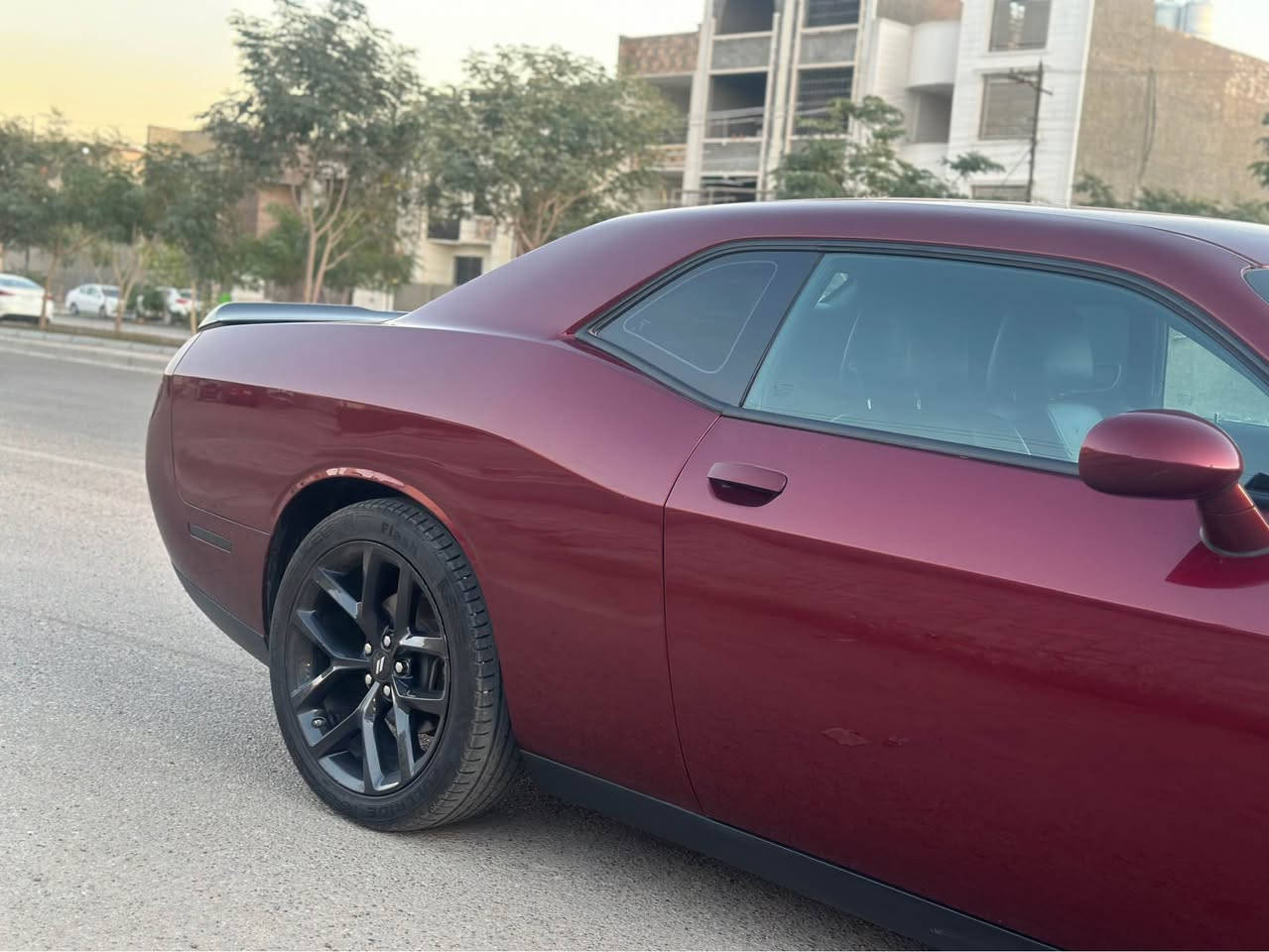 جالنجر 2023GT الندااء الاخير 
(ترهم مراوس حسب القناعه)
ماشية 44
نظافه السيارة 100% داخل وخارج بدون اي نقص
بصمة
تشغيل عن بعد
كشنات جلد تدفئة 
كشنات دزاينو بلاد 
شاشة
حساس خلفي 
كامرة
تبريد منفصل قطعتين ثلج
مكينه 6 سلندر 3600 شرط حتى الثلاجة ممفتوحة
لد نهاري متغير
لايتات زنون عالي ناصي 
تخم تاير جديد شادلها 
ويل حجم 20 
سستم صوت الباين
دمام خلفي
السيارة جديدة جداً 
ضررها جاملغ وجزء بنيد وتصليح وكالة 
اجه من امريكا باب سايق وجاملغ كلير فقط
سعر 200 وبيها مجال 
رقم التلفون بي كل وسائل التواصل
***********
وفيس موجود بغداد, العراق
