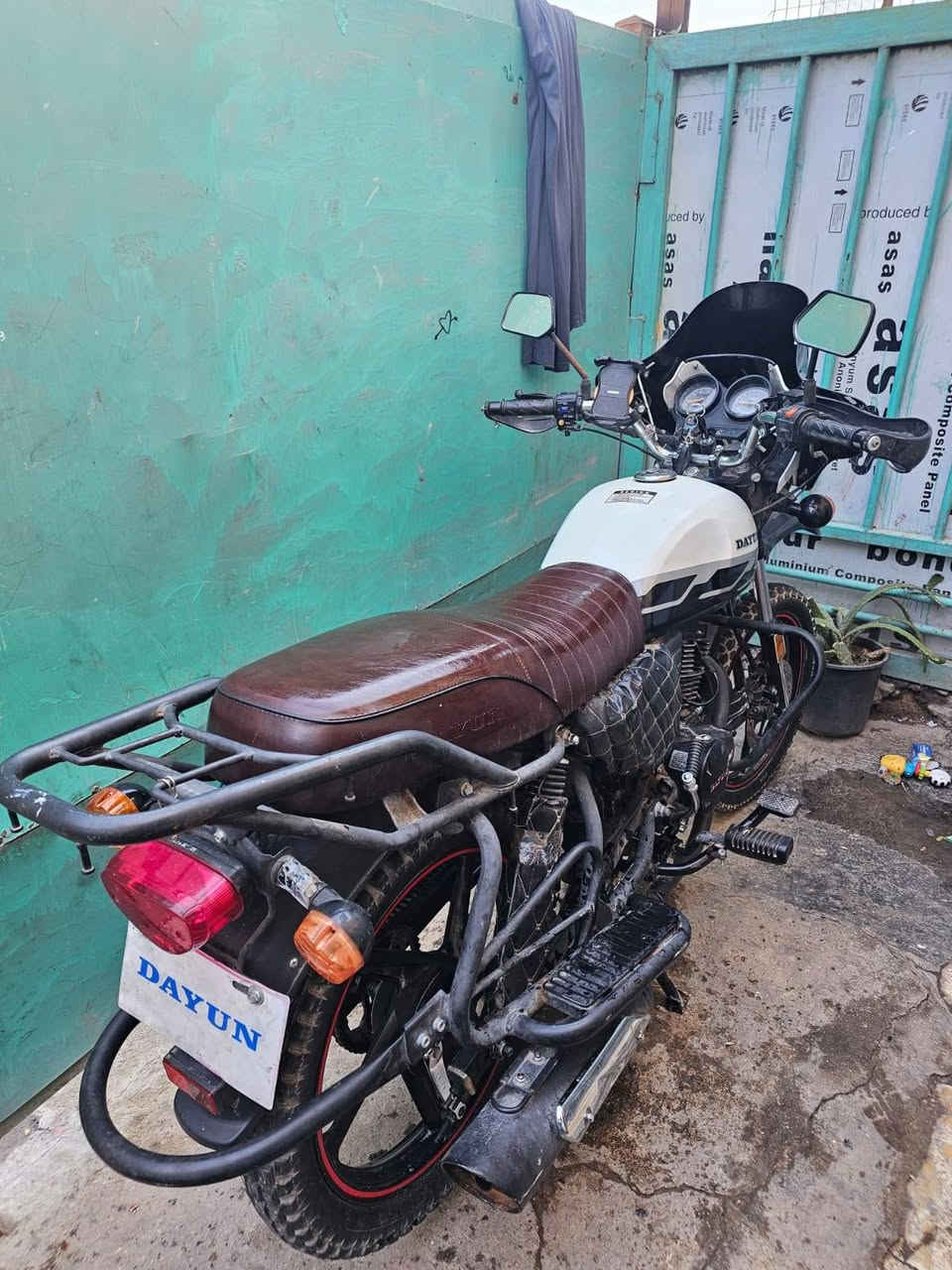 السلام عليكم اخوان من رخصت الأدمن دراجة دايوان جبلي مديل 23 طالعة با 24. دراجة نظيفه كلش برغي مانا قصهة تشغيل عن بعد سويج عدد 2 زائد خوذة، مال بيت مومال توصيل طلبات، السعر النهائي 1600 هاتف *********** ،مكمركة أوراق اصلية
